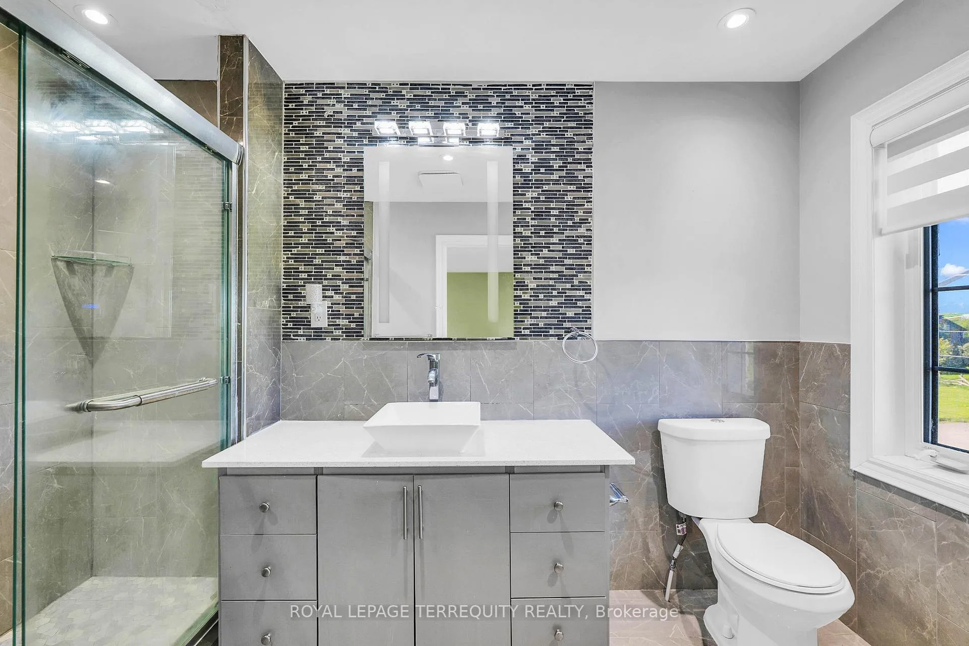 Photo 25 of 856 Audley Road N, Ajax, Central East — HOMEH
