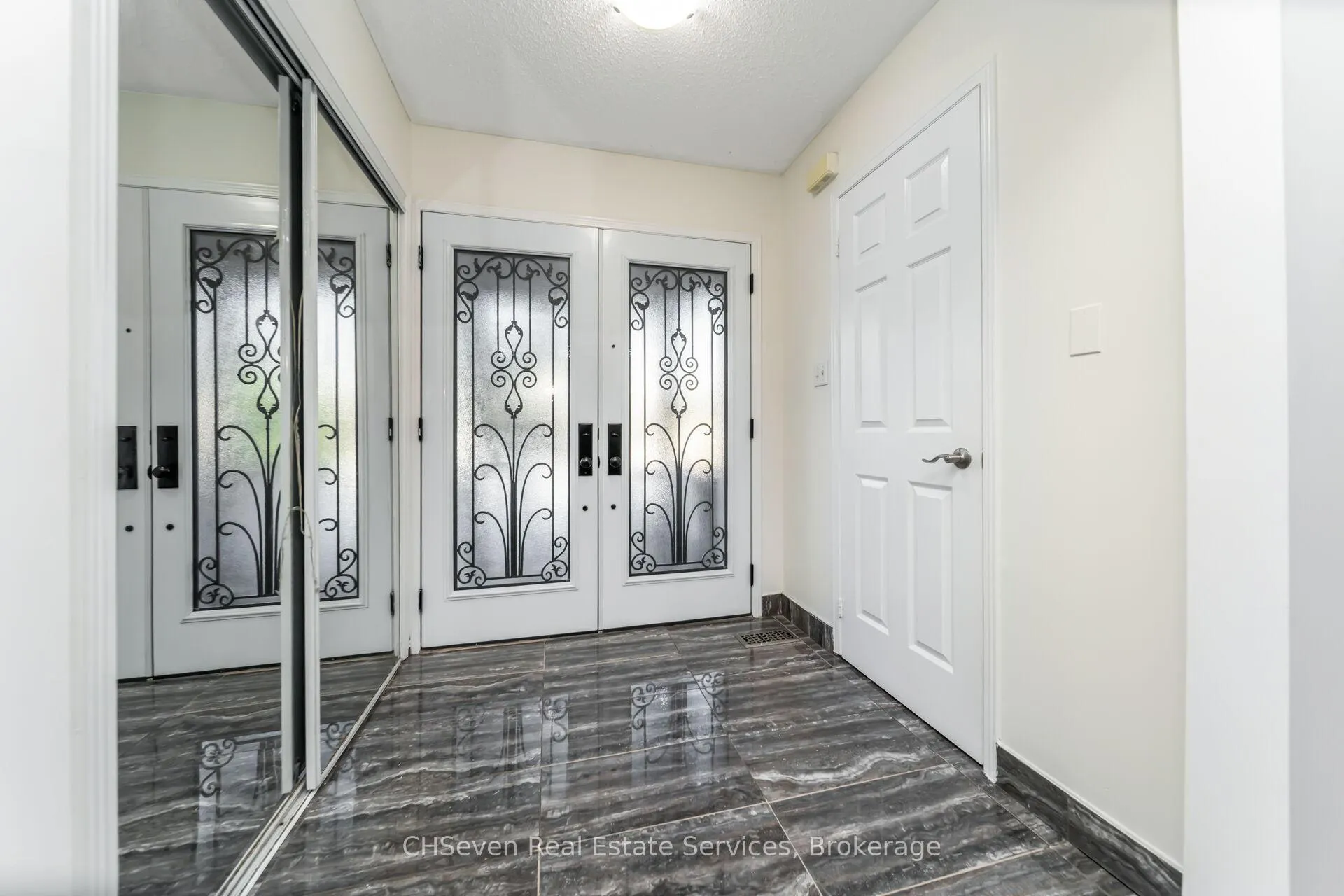 Photo 6 of 30 Florence Drive, Brampton, Fletcher's Meadow — HOMEH