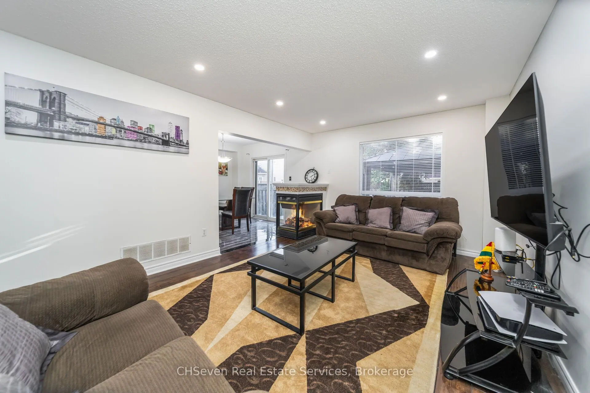 Photo 11 of 30 Florence Drive, Brampton, Fletcher's Meadow — HOMEH