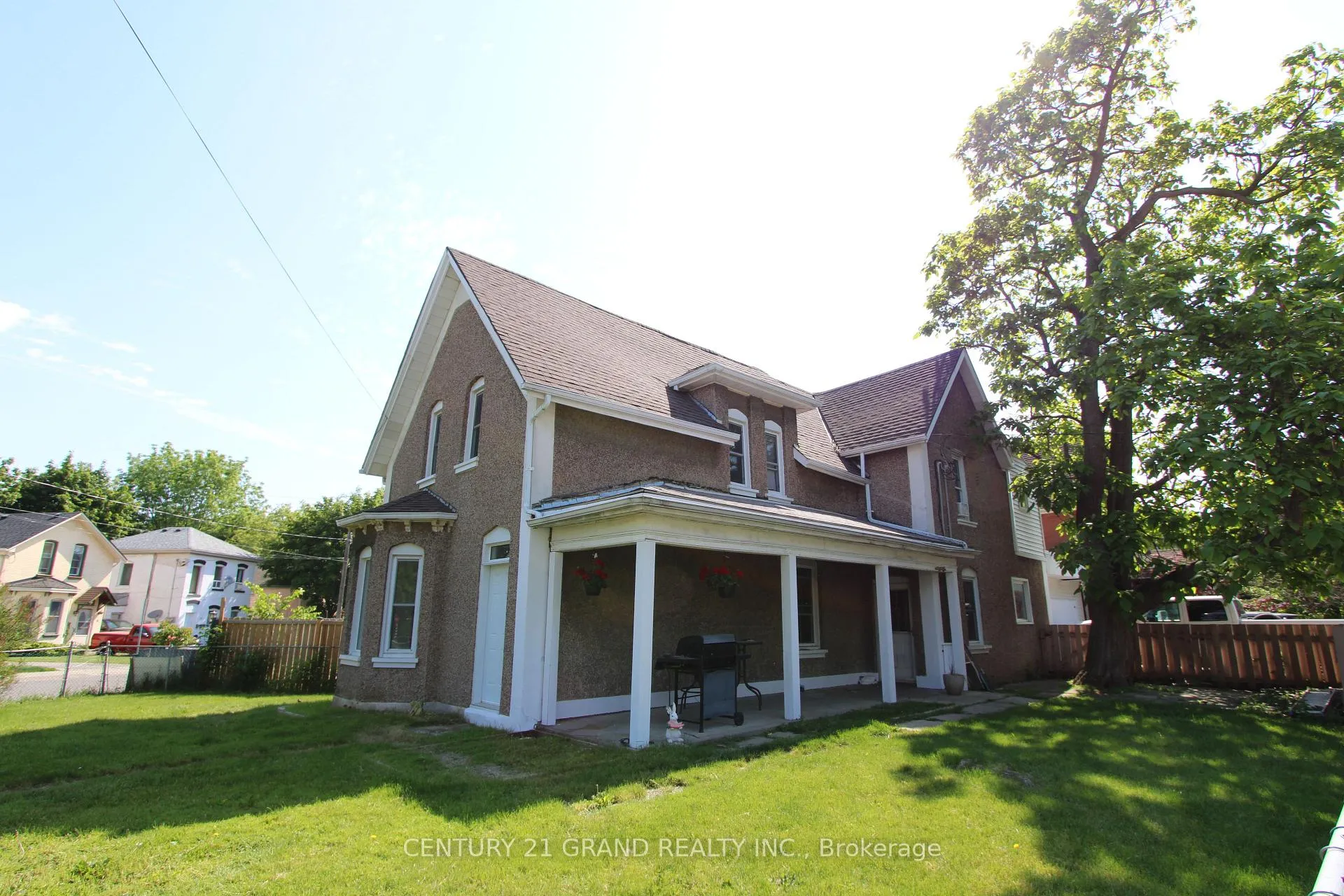 Photo 2 of 97 Park Avenue, Brantford, Victoria/Arthur — HOMEH
