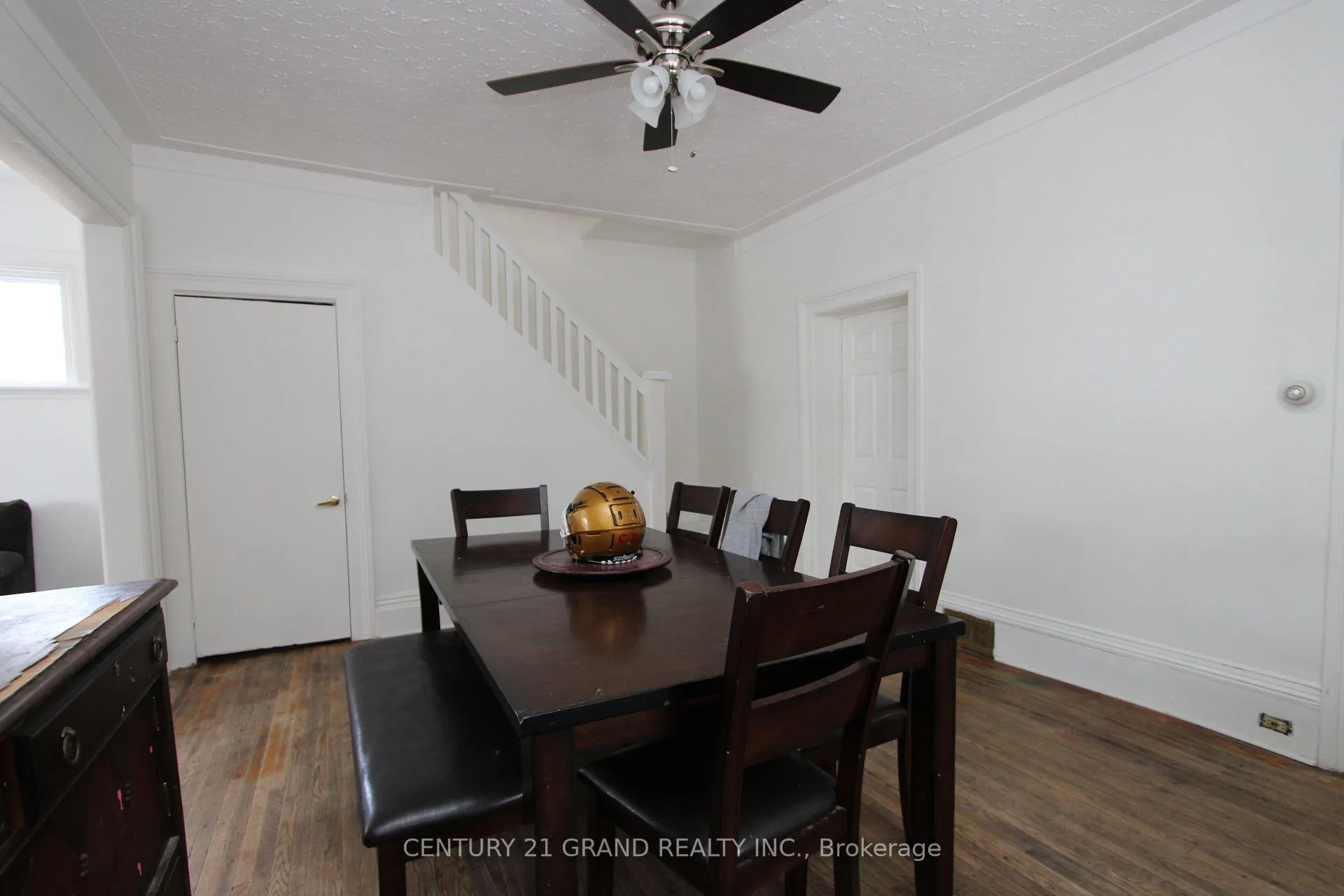 Photo 7 of 97 Park Avenue, Brantford, Victoria/Arthur — HOMEH