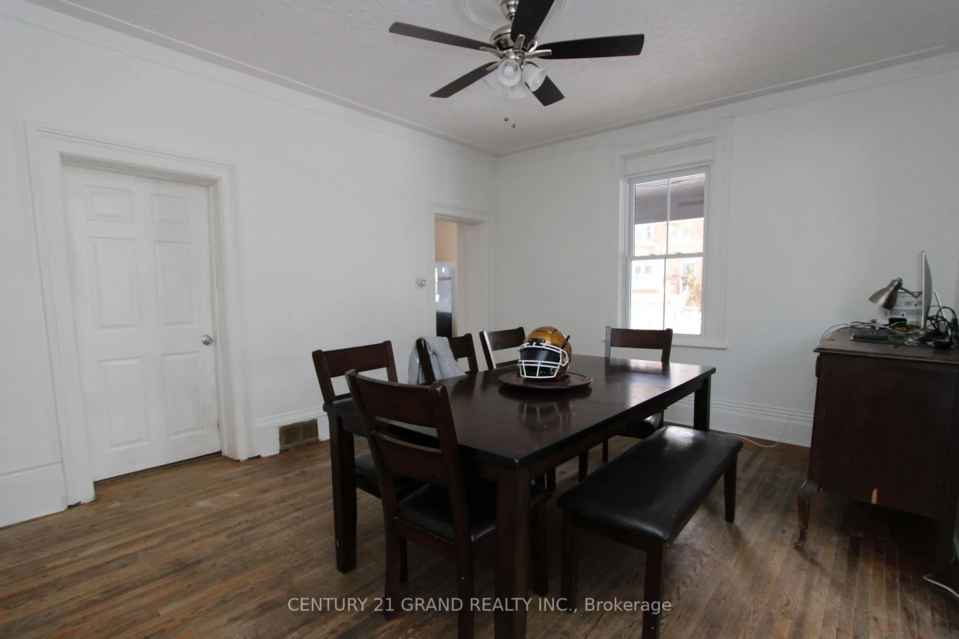 Photo 9 of 97 Park Avenue, Brantford, Victoria/Arthur — HOMEH