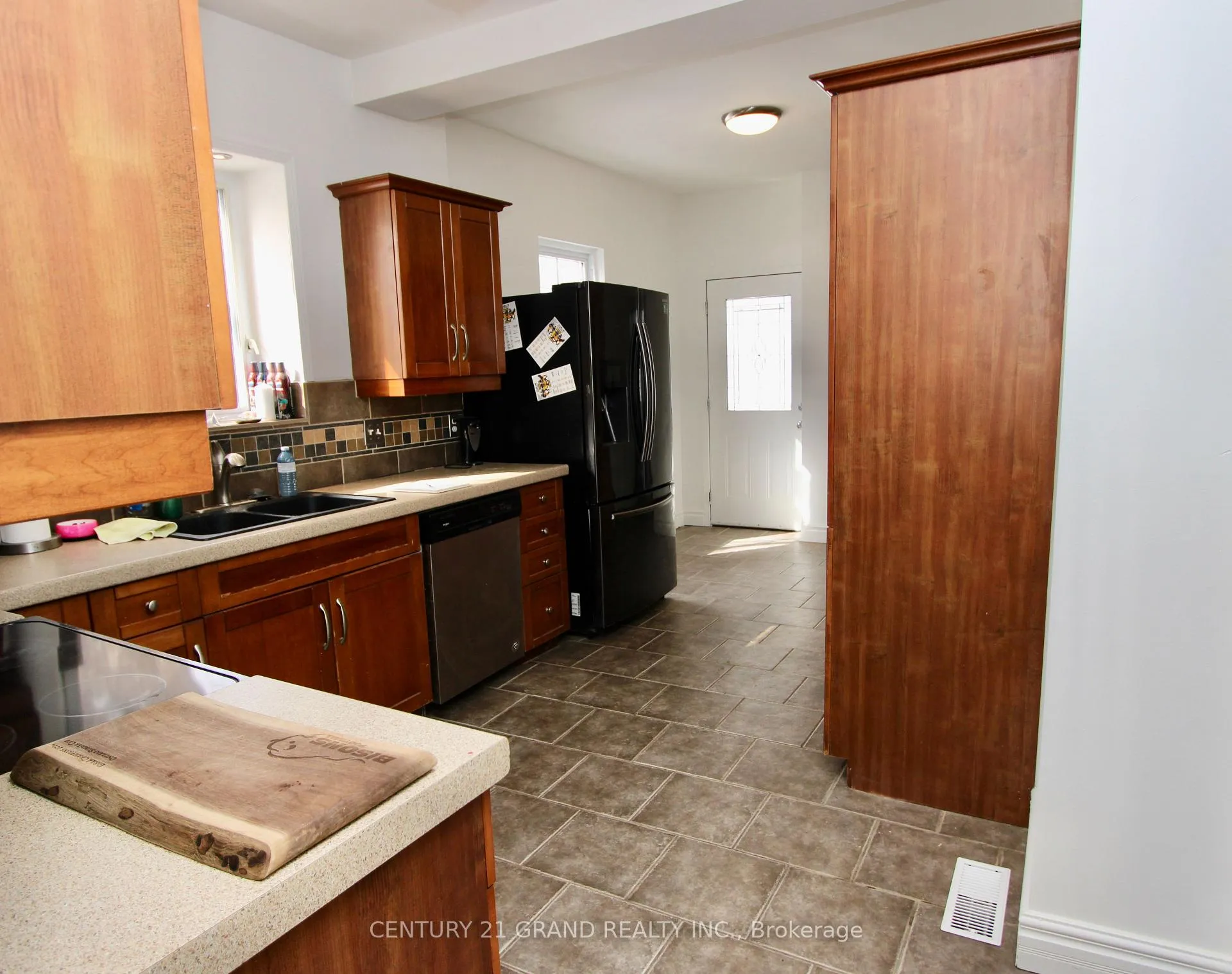 Photo 11 of 97 Park Avenue, Brantford, Victoria/Arthur — HOMEH