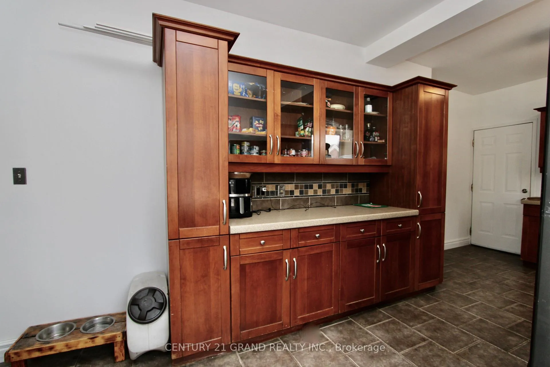Photo 16 of 97 Park Avenue, Brantford, Victoria/Arthur — HOMEH
