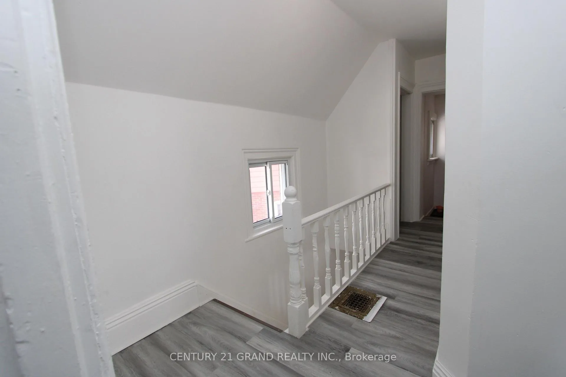 Photo 19 of 97 Park Avenue, Brantford, Victoria/Arthur — HOMEH