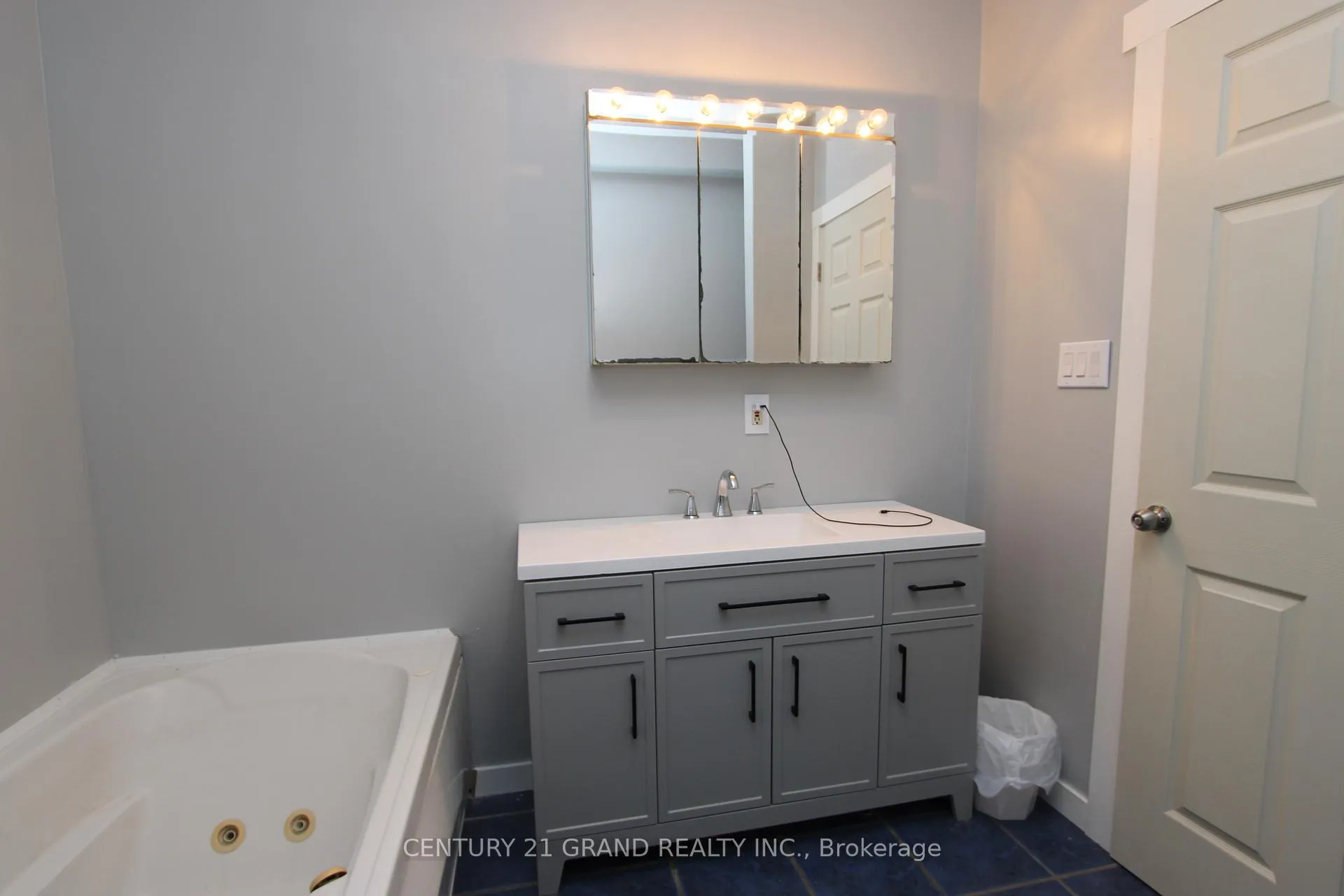 Photo 27 of 97 Park Avenue, Brantford, Victoria/Arthur — HOMEH