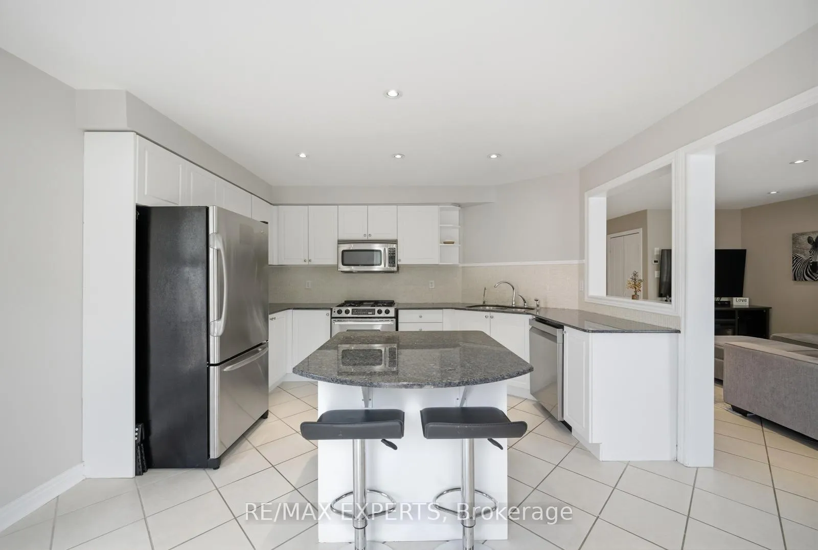 Photo 10 of 204 Montebello Avenue, Vaughan, Sonoma Heights — HOMEH