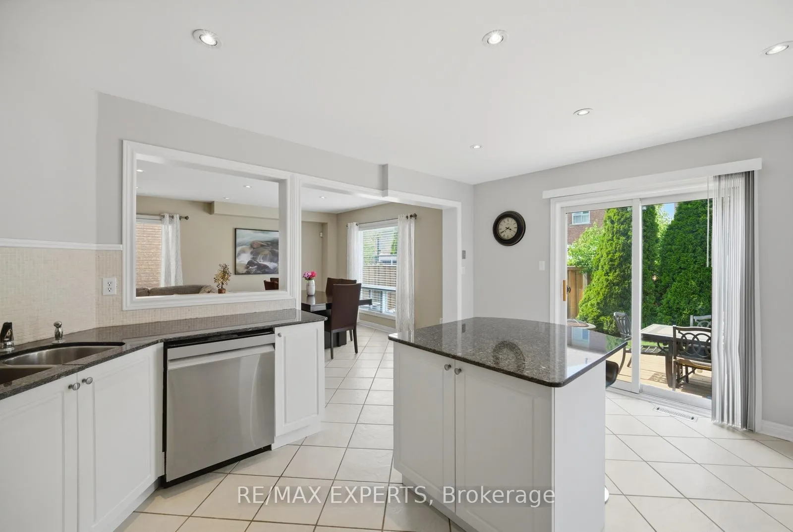 Photo 14 of 204 Montebello Avenue, Vaughan, Sonoma Heights — HOMEH