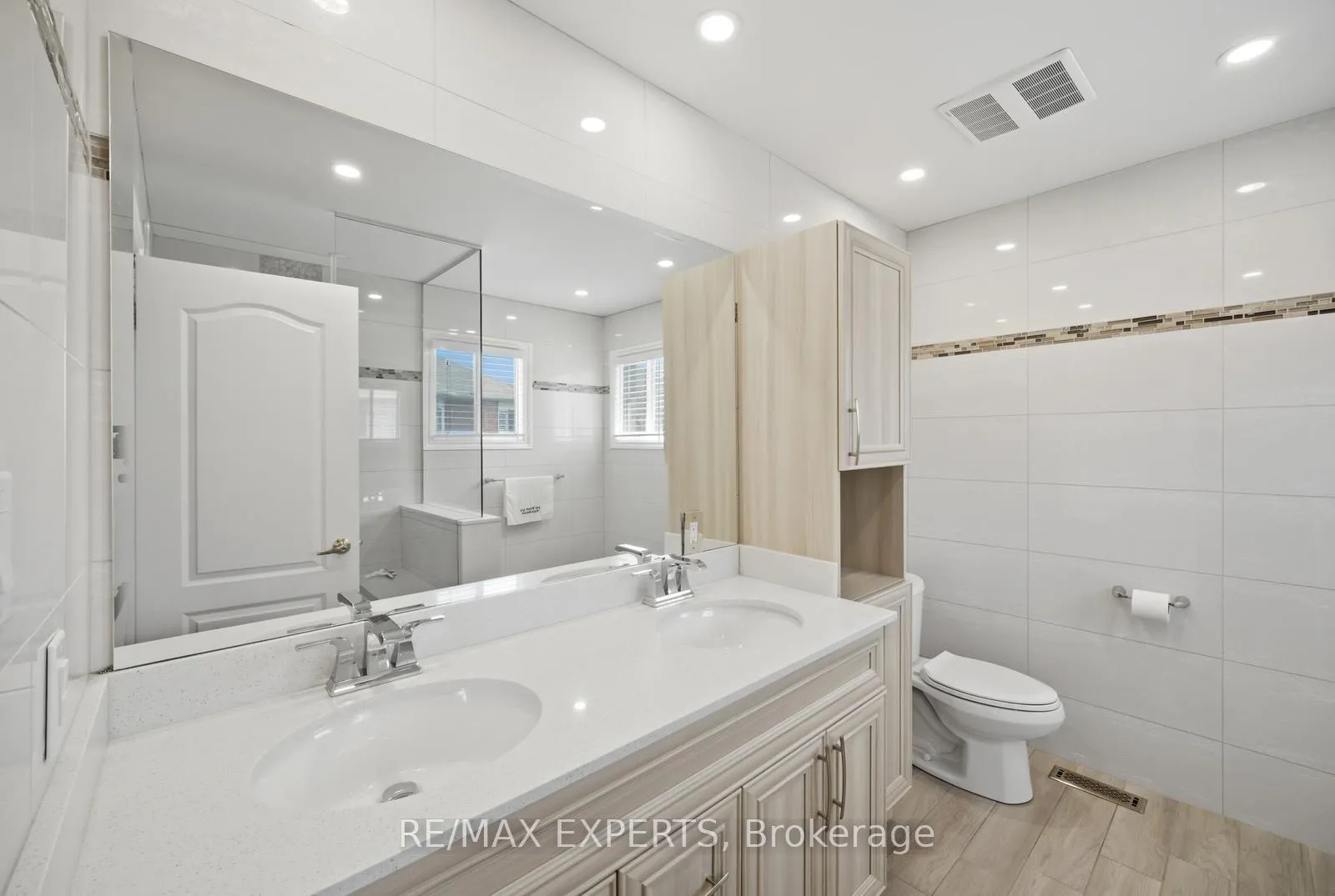 Photo 23 of 204 Montebello Avenue, Vaughan, Sonoma Heights — HOMEH
