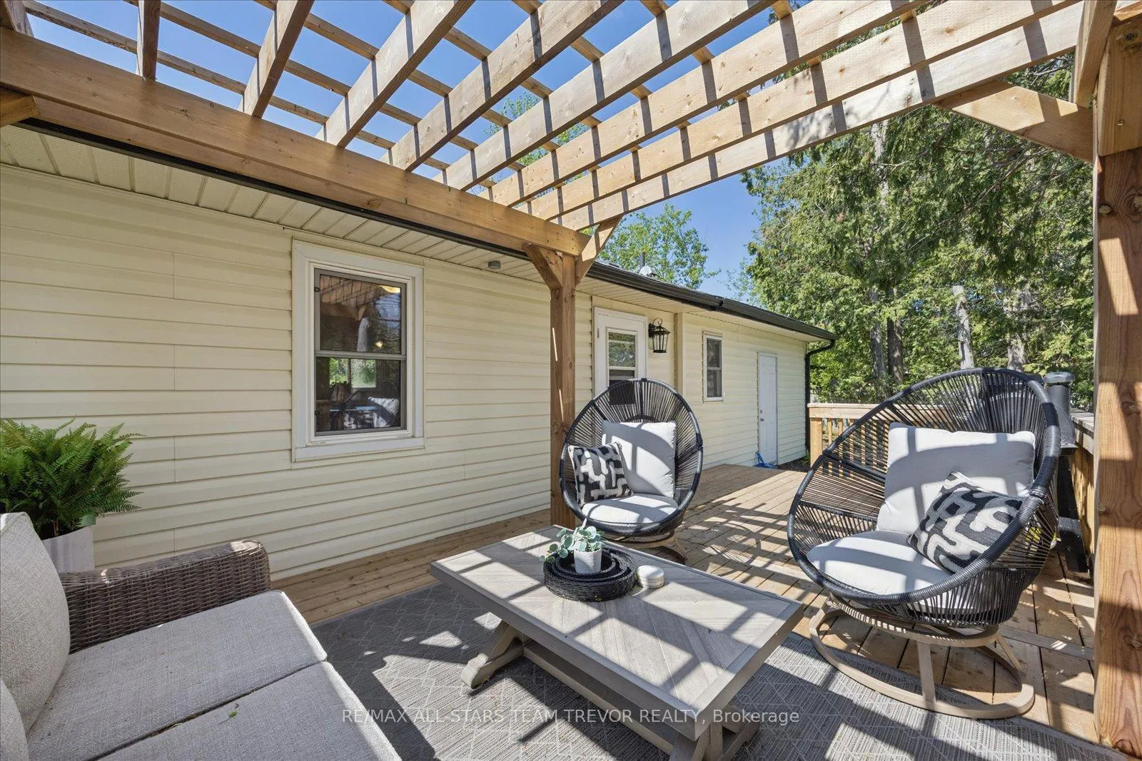 Photo 22 of 602 Simcoe Street, Brock, Beaverton — HOMEH