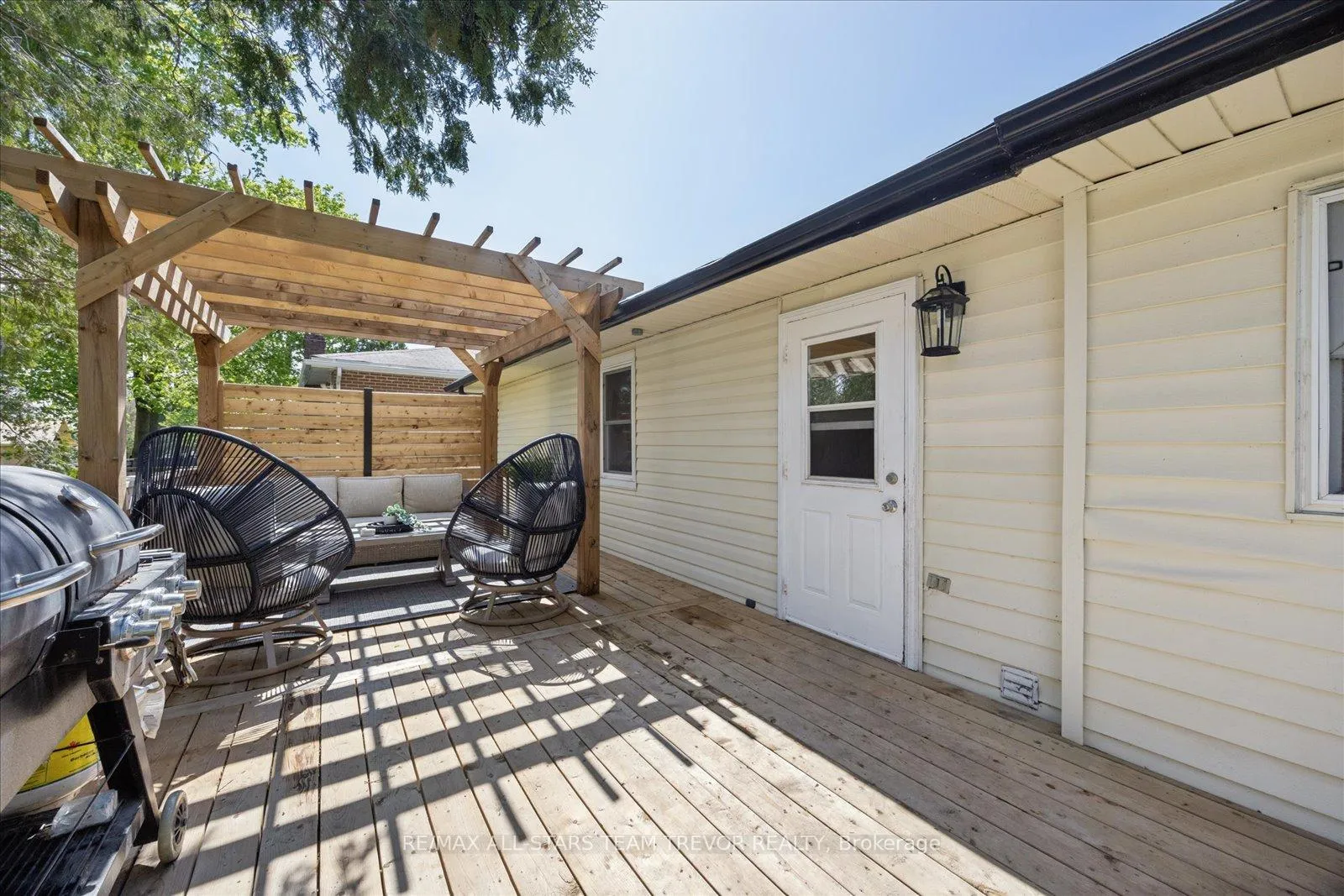 Photo 23 of 602 Simcoe Street, Brock, Beaverton — HOMEH