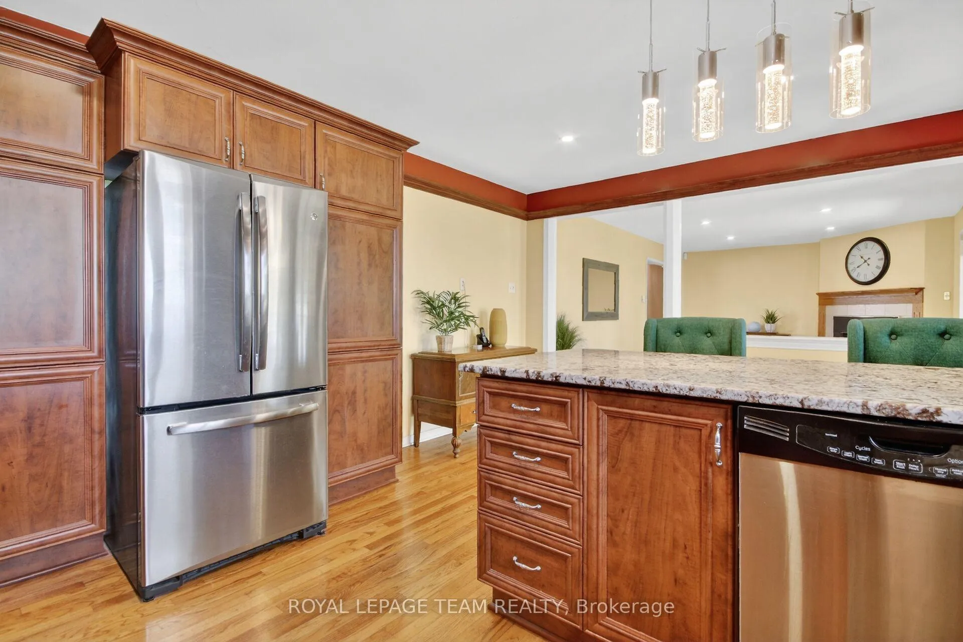 Photo 13 of 2456 Garmil Crescent, Ottawa, North Gower — HOMEH