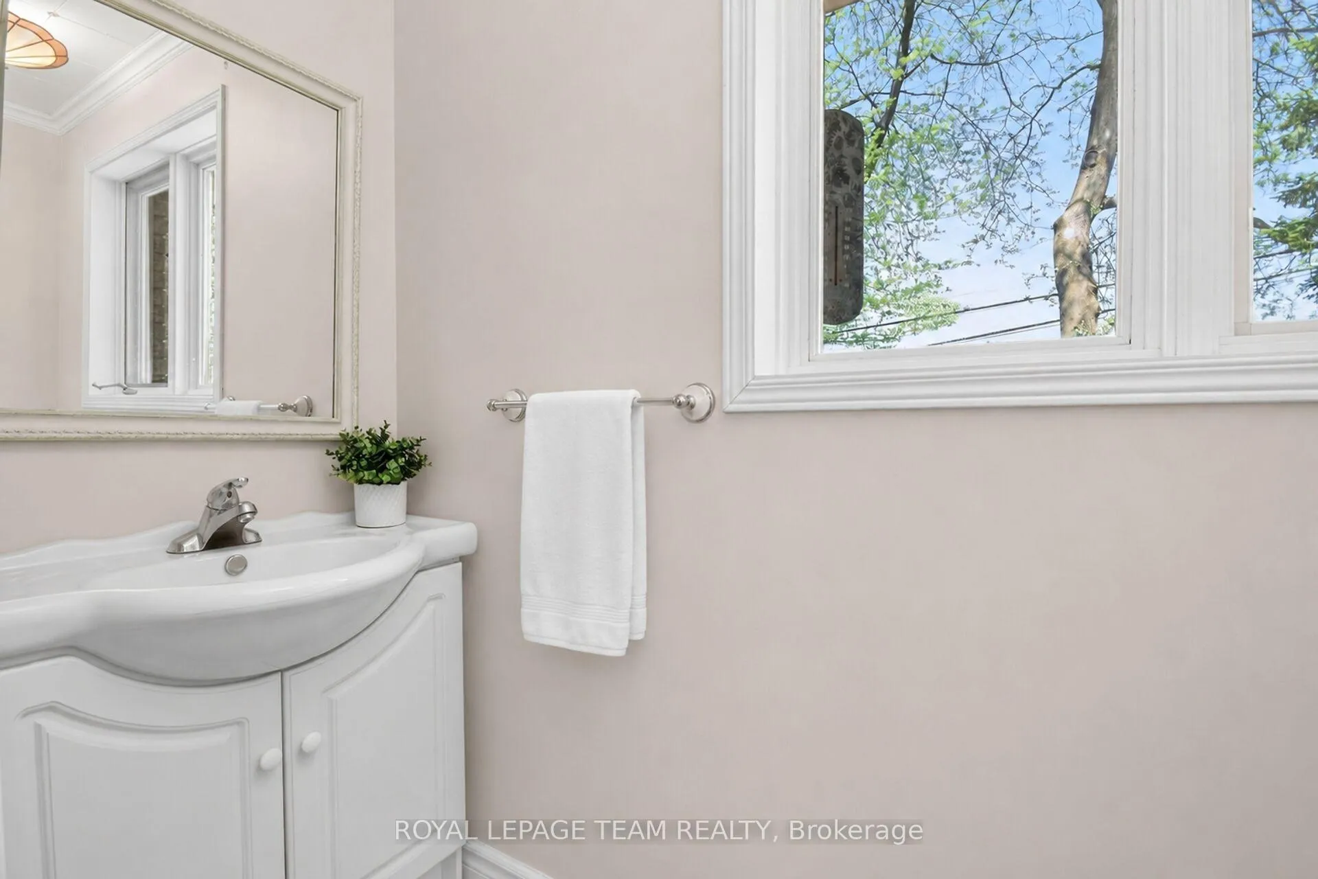 Photo 21 of 2456 Garmil Crescent, Ottawa, North Gower — HOMEH