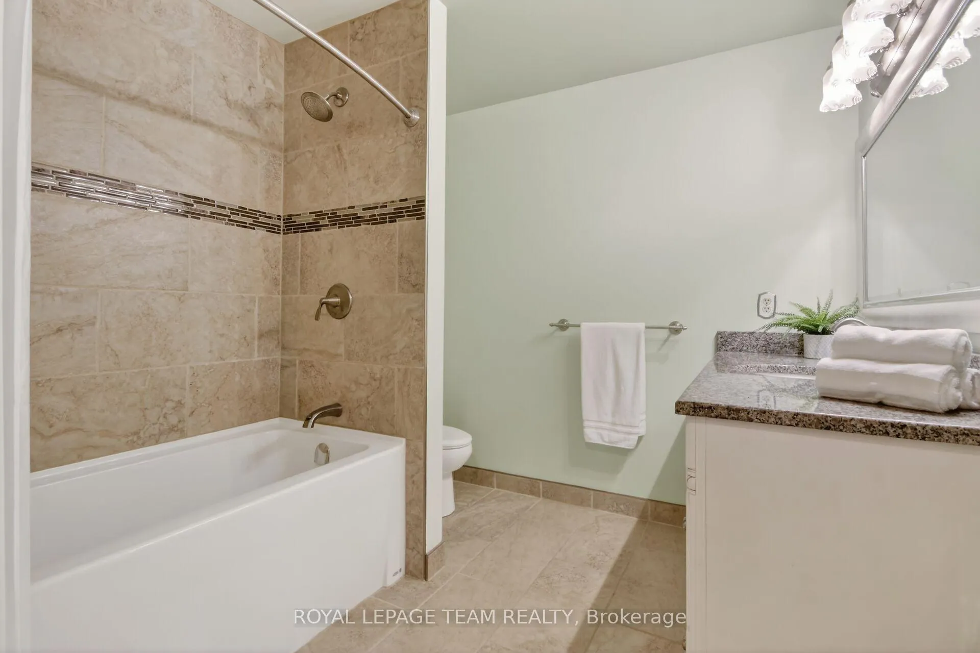 Photo 27 of 2456 Garmil Crescent, Ottawa, North Gower — HOMEH