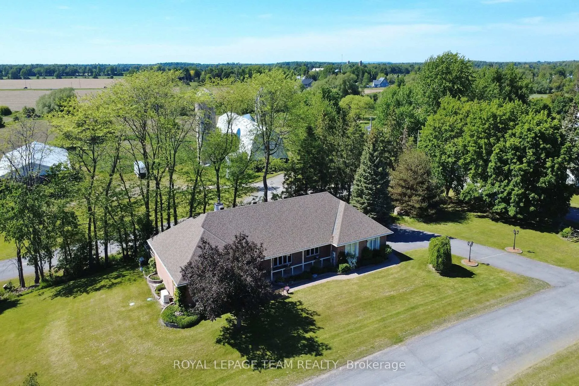Photo 40 of 2456 Garmil Crescent, Ottawa, North Gower — HOMEH