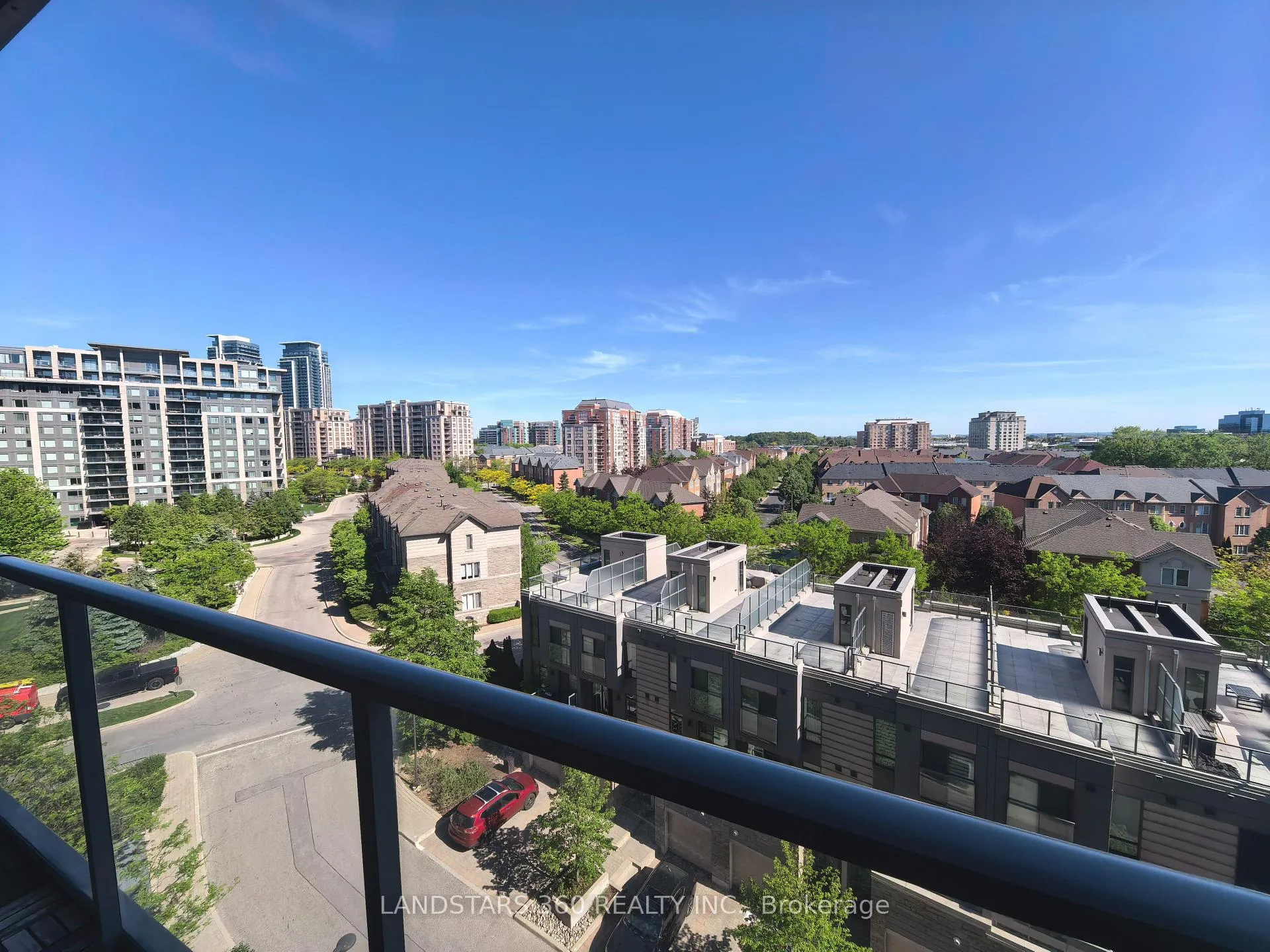 Front of Unit 802, 277 South Park Road