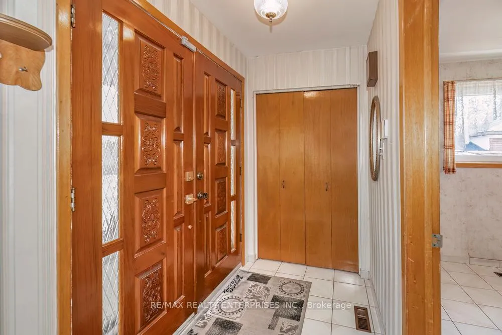 Photo 3 of 7368 Redstone Road, Mississauga, Malton — HOMEH