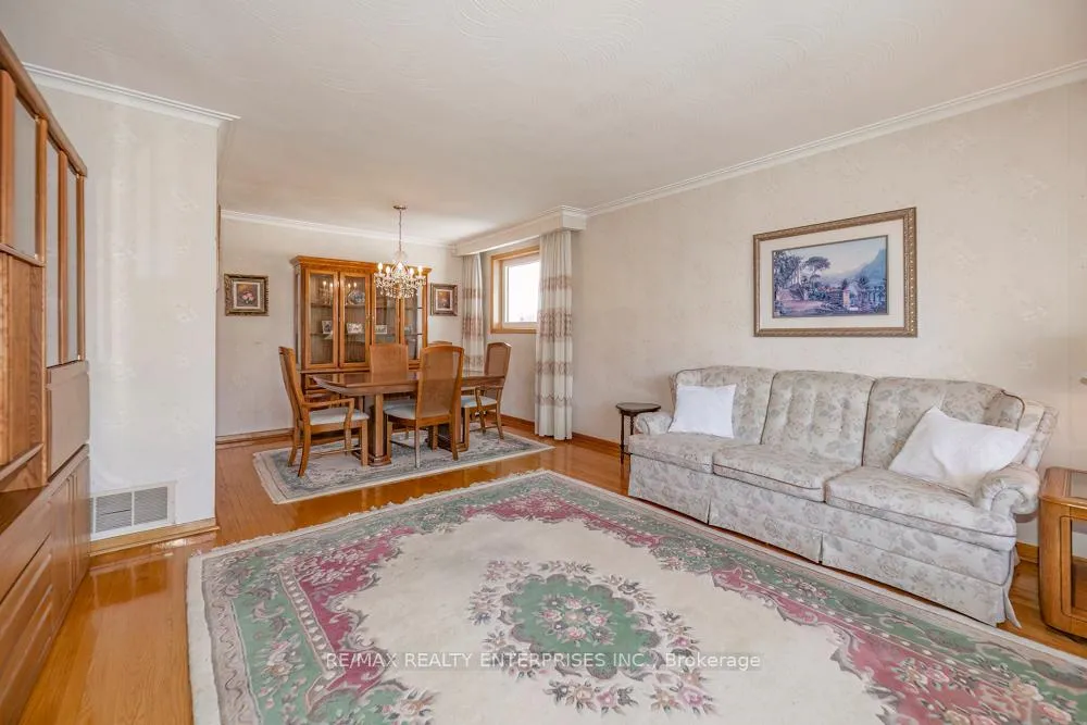 Photo 7 of 7368 Redstone Road, Mississauga, Malton — HOMEH