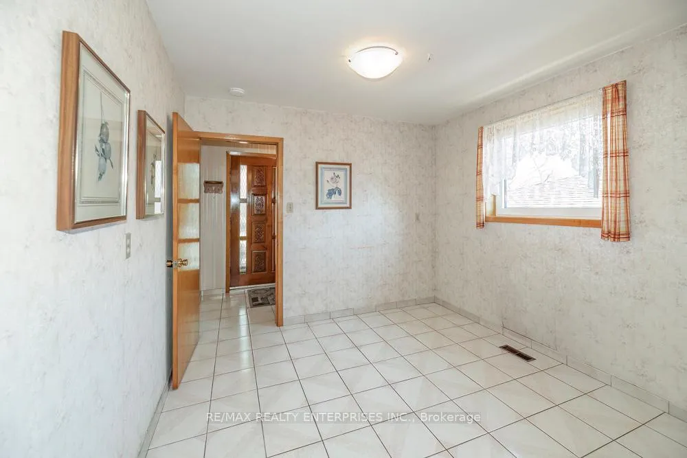 Photo 13 of 7368 Redstone Road, Mississauga, Malton — HOMEH