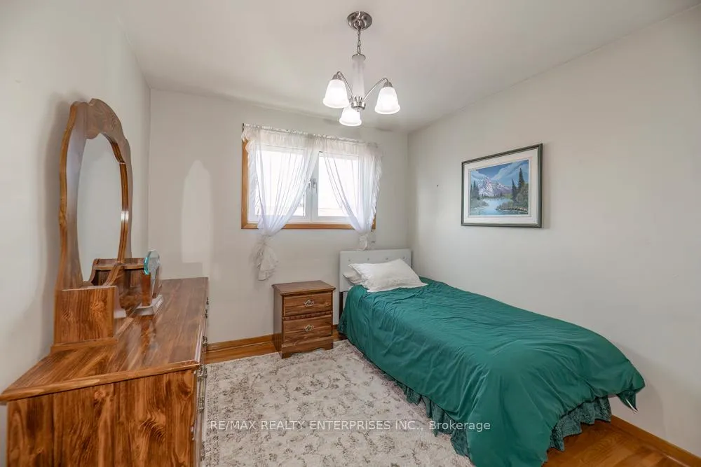 Photo 17 of 7368 Redstone Road, Mississauga, Malton — HOMEH