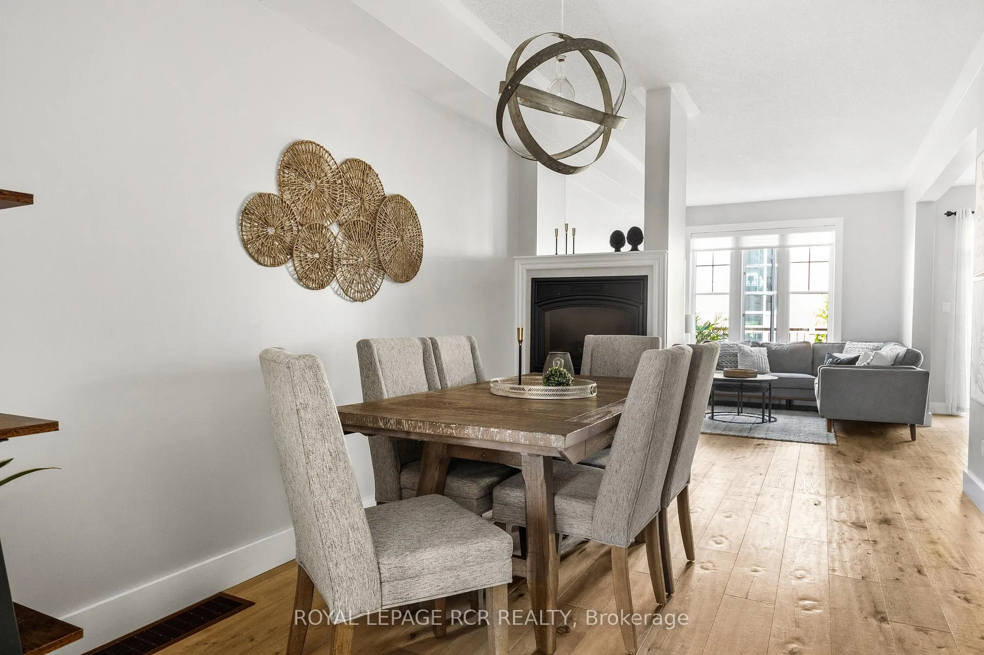 Photo 7 of 77 Cathedral Court, Hamilton, Waterdown — HOMEH