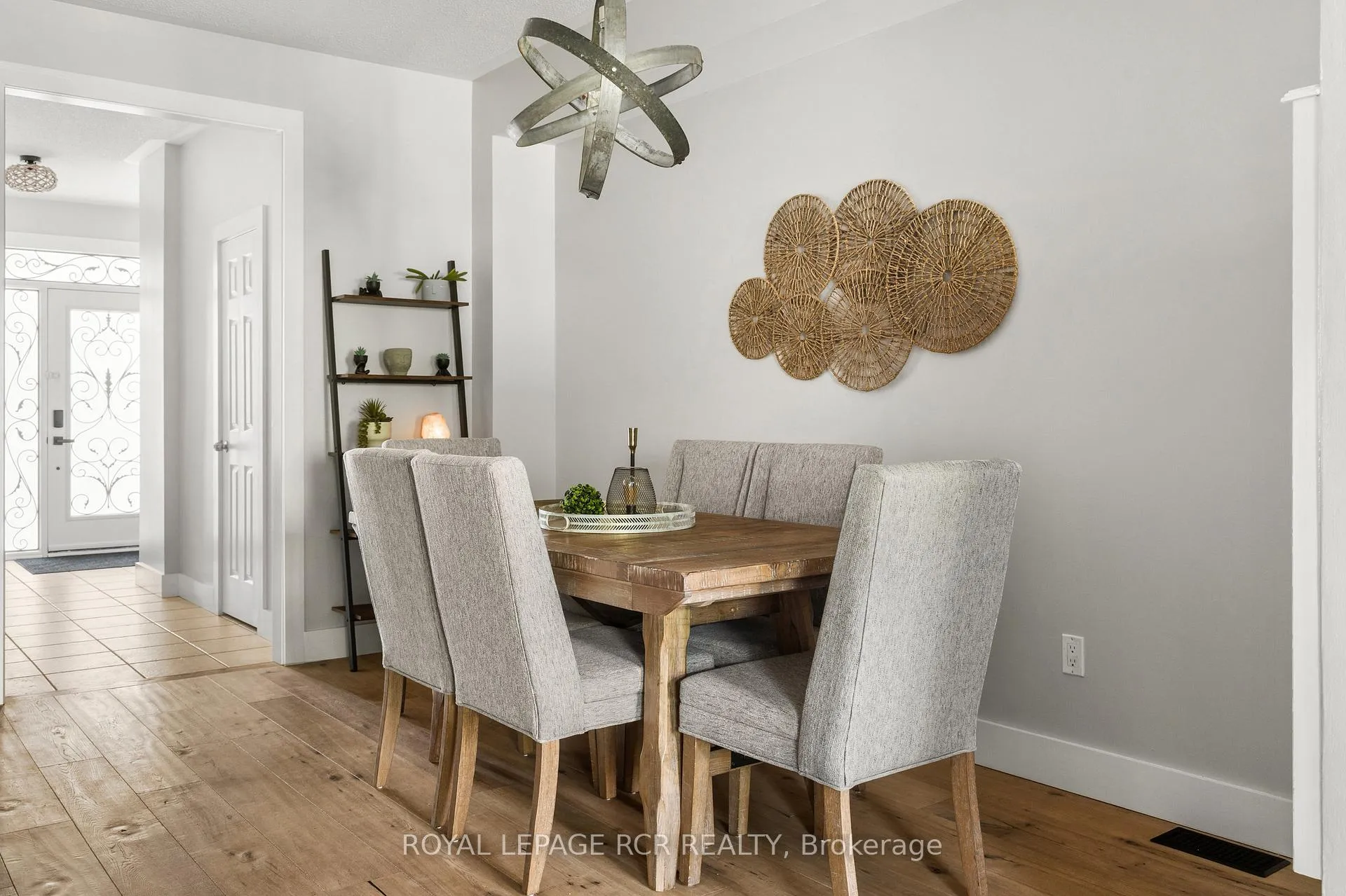 Photo 8 of 77 Cathedral Court, Hamilton, Waterdown — HOMEH