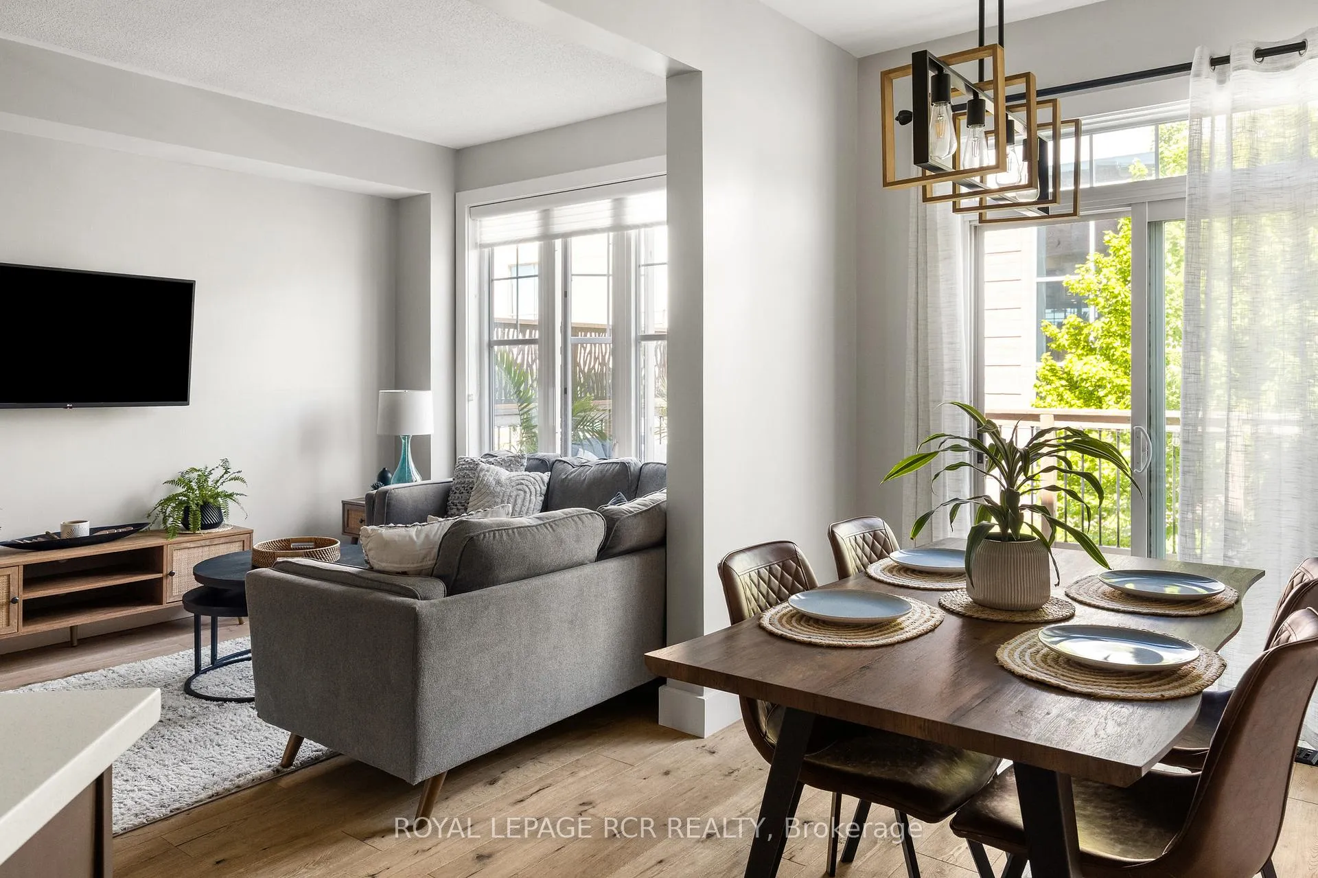 Photo 13 of 77 Cathedral Court, Hamilton, Waterdown — HOMEH