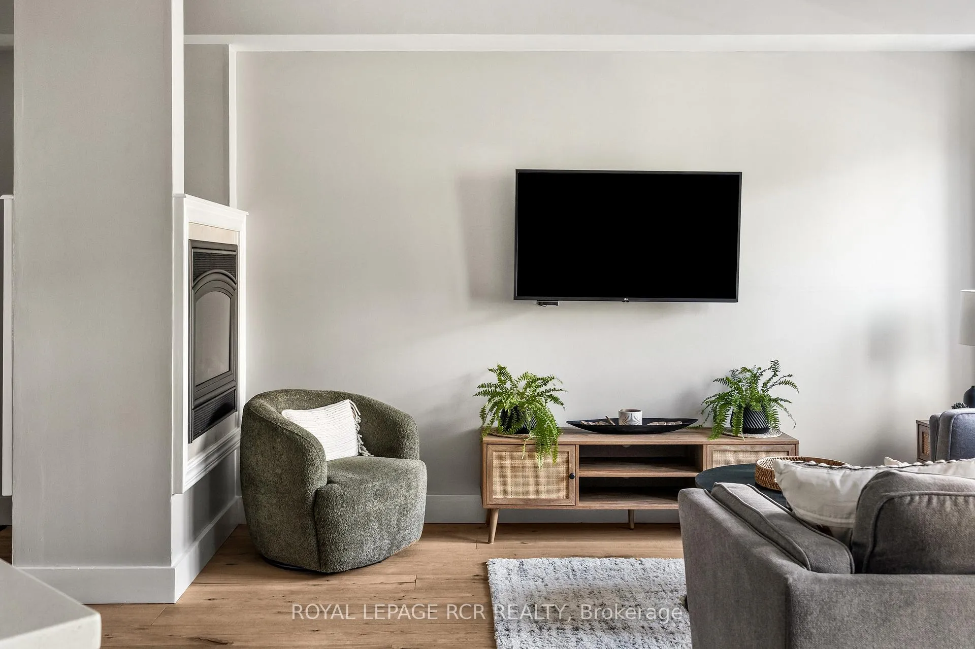 Photo 14 of 77 Cathedral Court, Hamilton, Waterdown — HOMEH