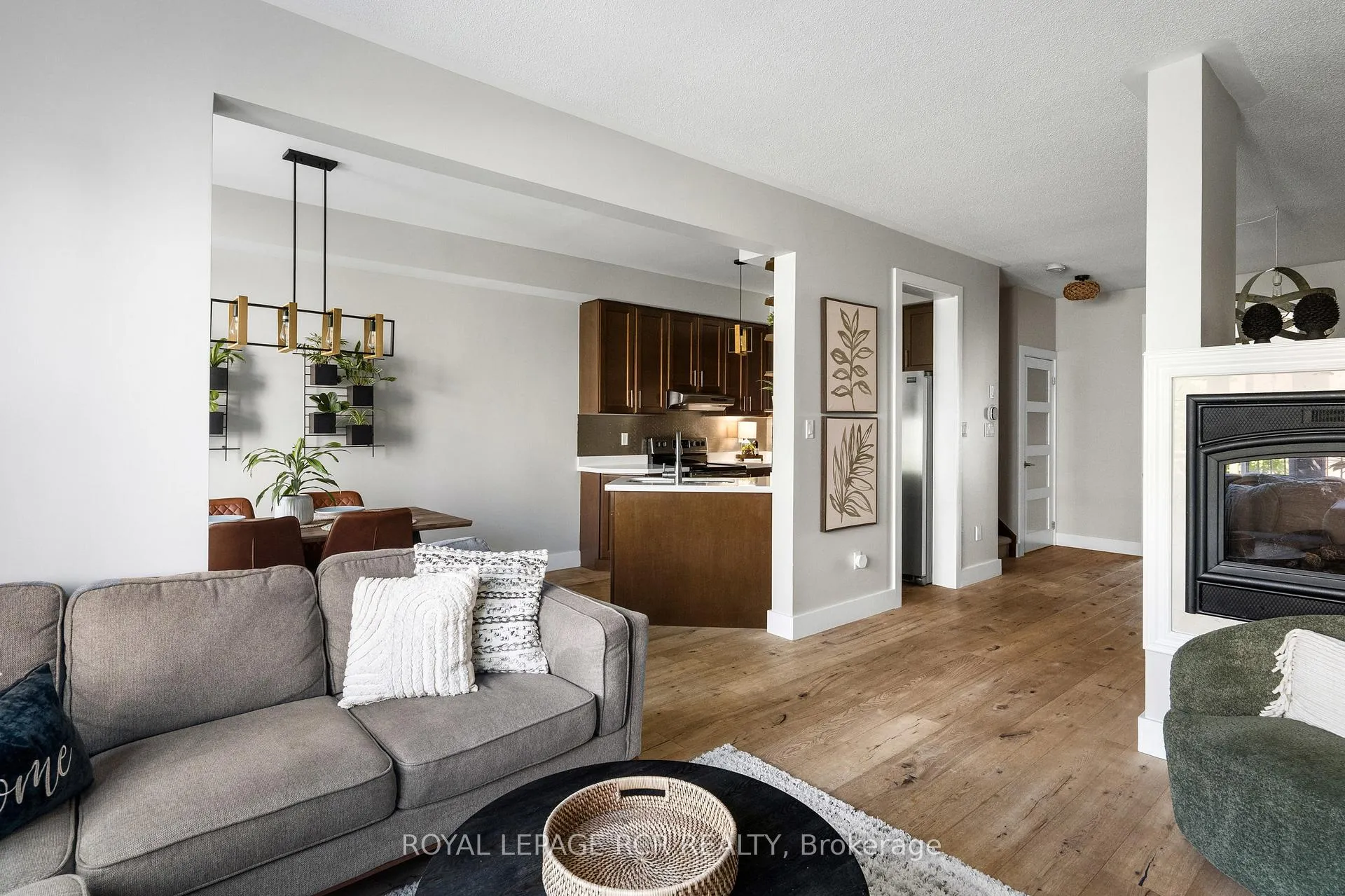 Photo 15 of 77 Cathedral Court, Hamilton, Waterdown — HOMEH