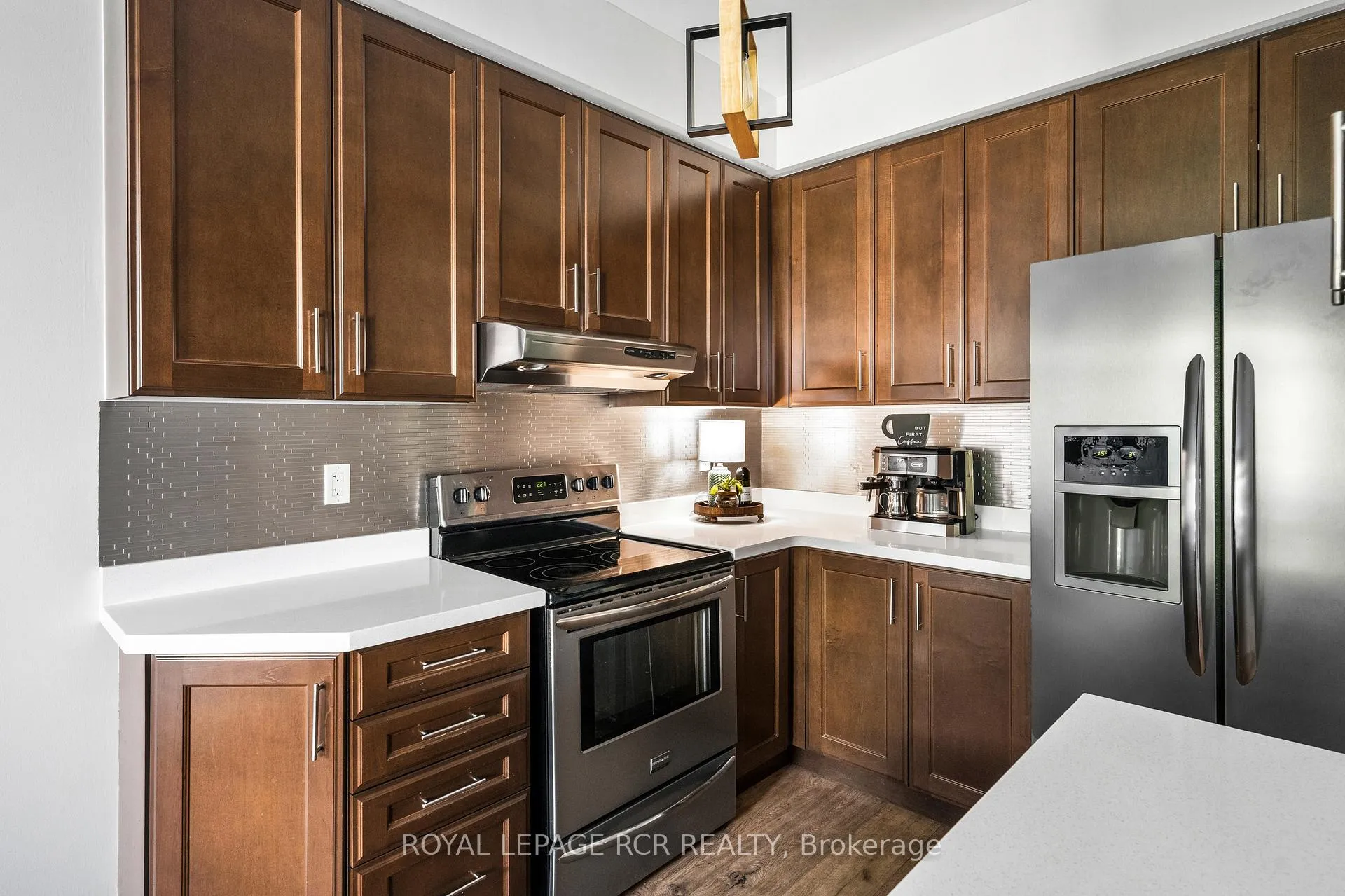 Photo 18 of 77 Cathedral Court, Hamilton, Waterdown — HOMEH