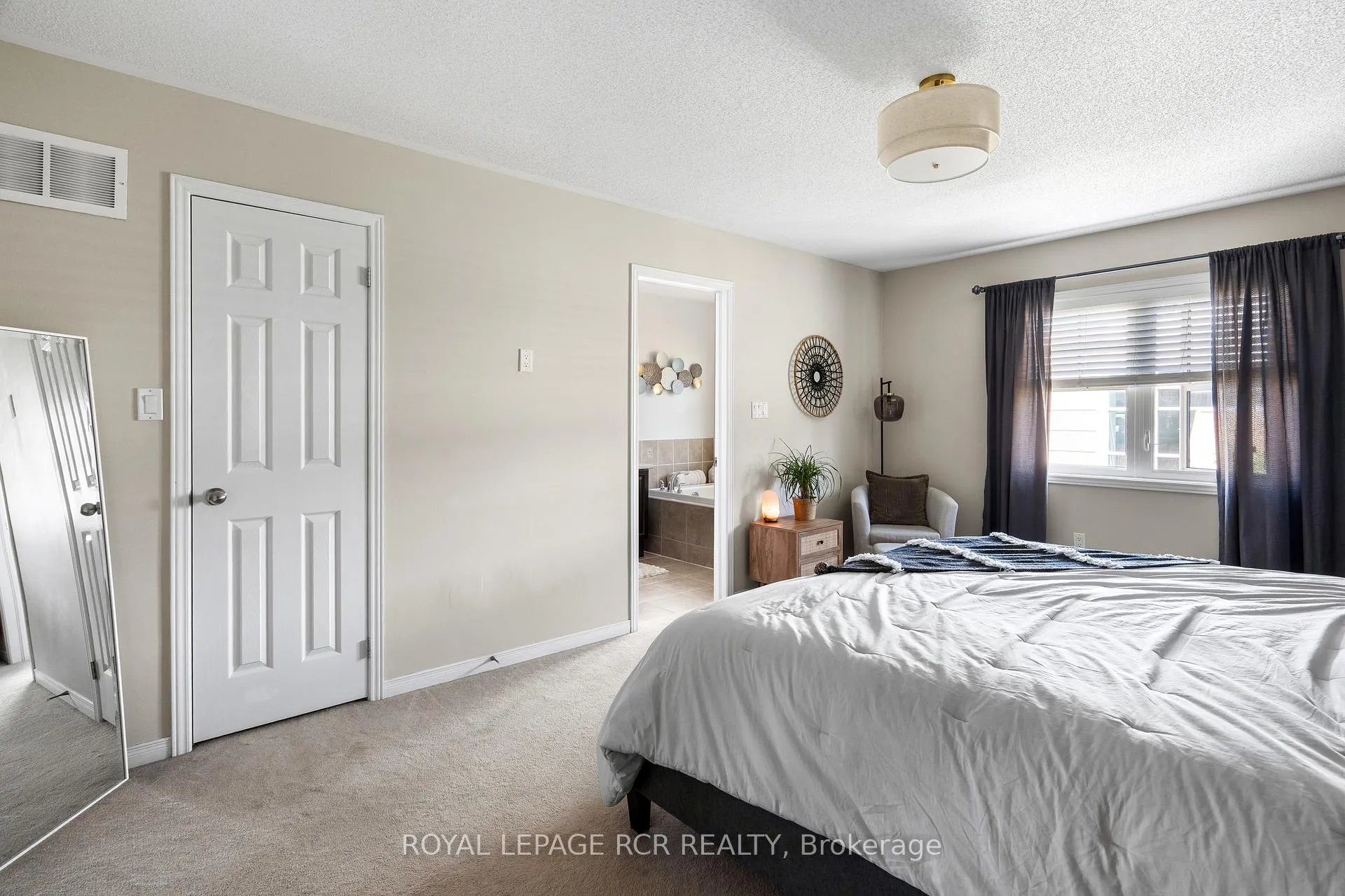 Photo 25 of 77 Cathedral Court, Hamilton, Waterdown — HOMEH