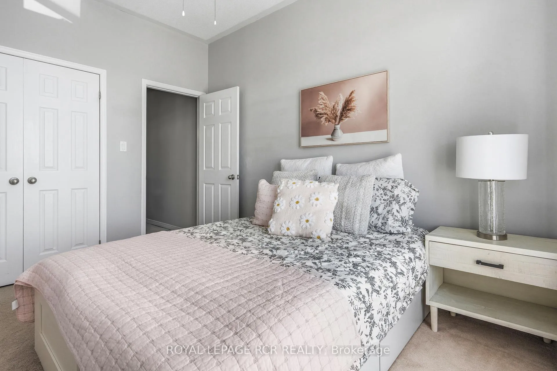 Photo 28 of 77 Cathedral Court, Hamilton, Waterdown — HOMEH