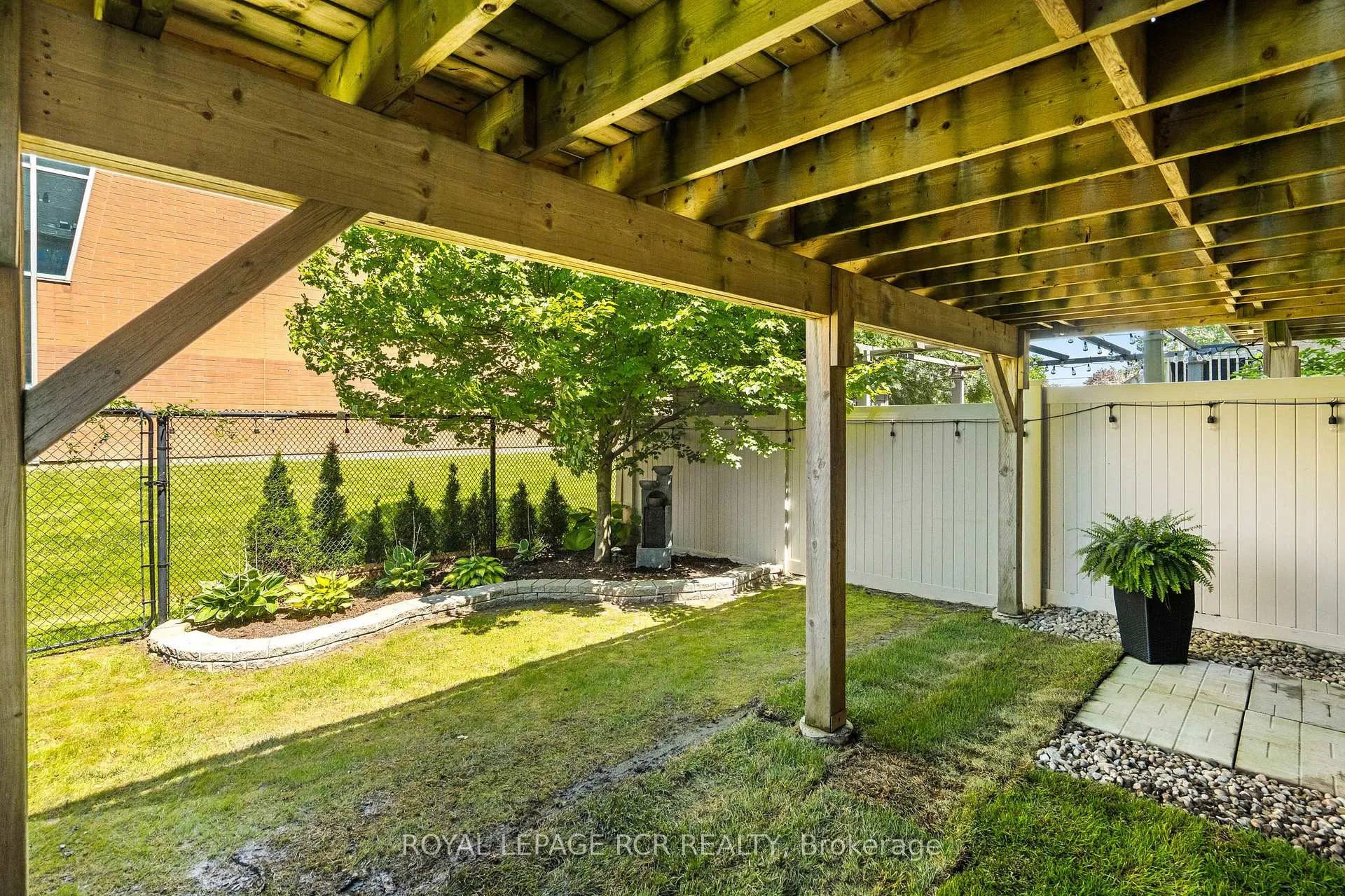 Photo 42 of 77 Cathedral Court, Hamilton, Waterdown — HOMEH