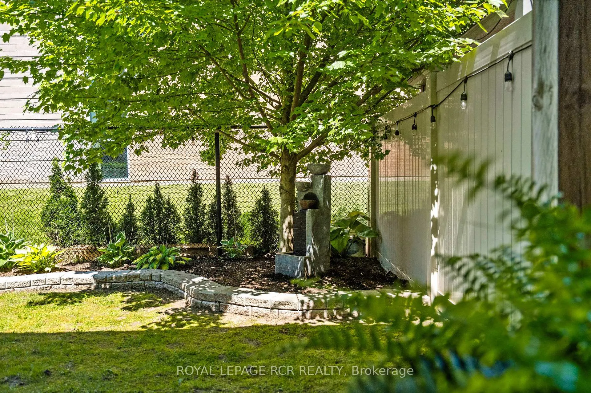 Photo 43 of 77 Cathedral Court, Hamilton, Waterdown — HOMEH