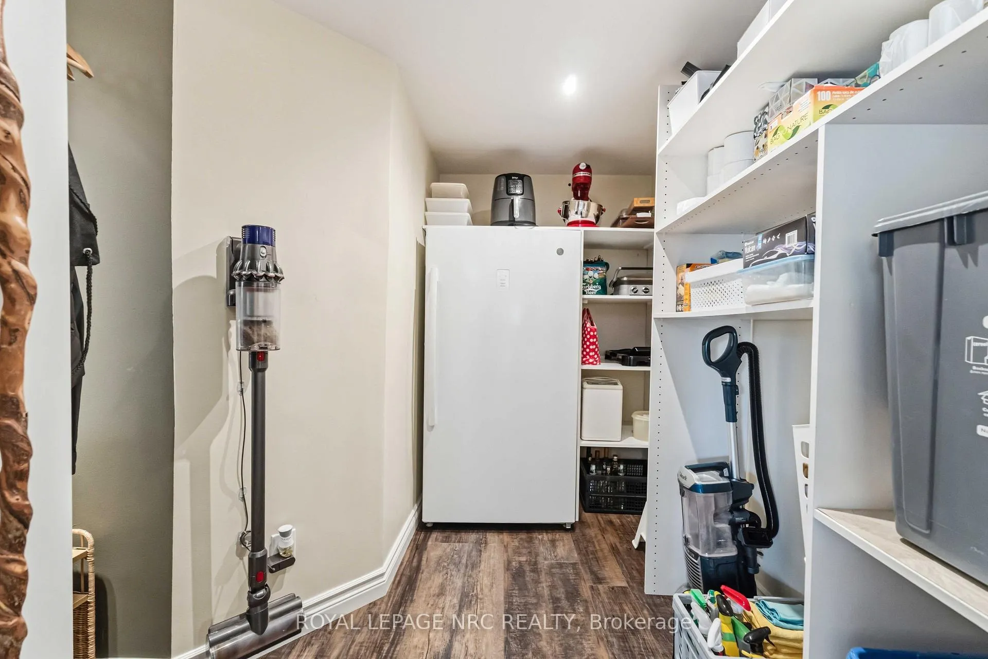 Photo 11 of 3821 19th Street, Grimsby, Grimsby Escarpment — HOMEH