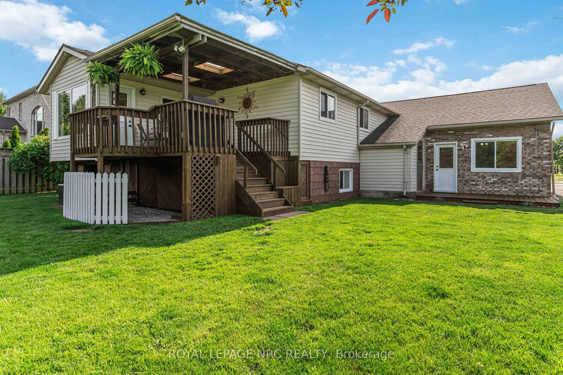 Photo 17 of 3821 19th Street, Grimsby, Grimsby Escarpment — HOMEH
