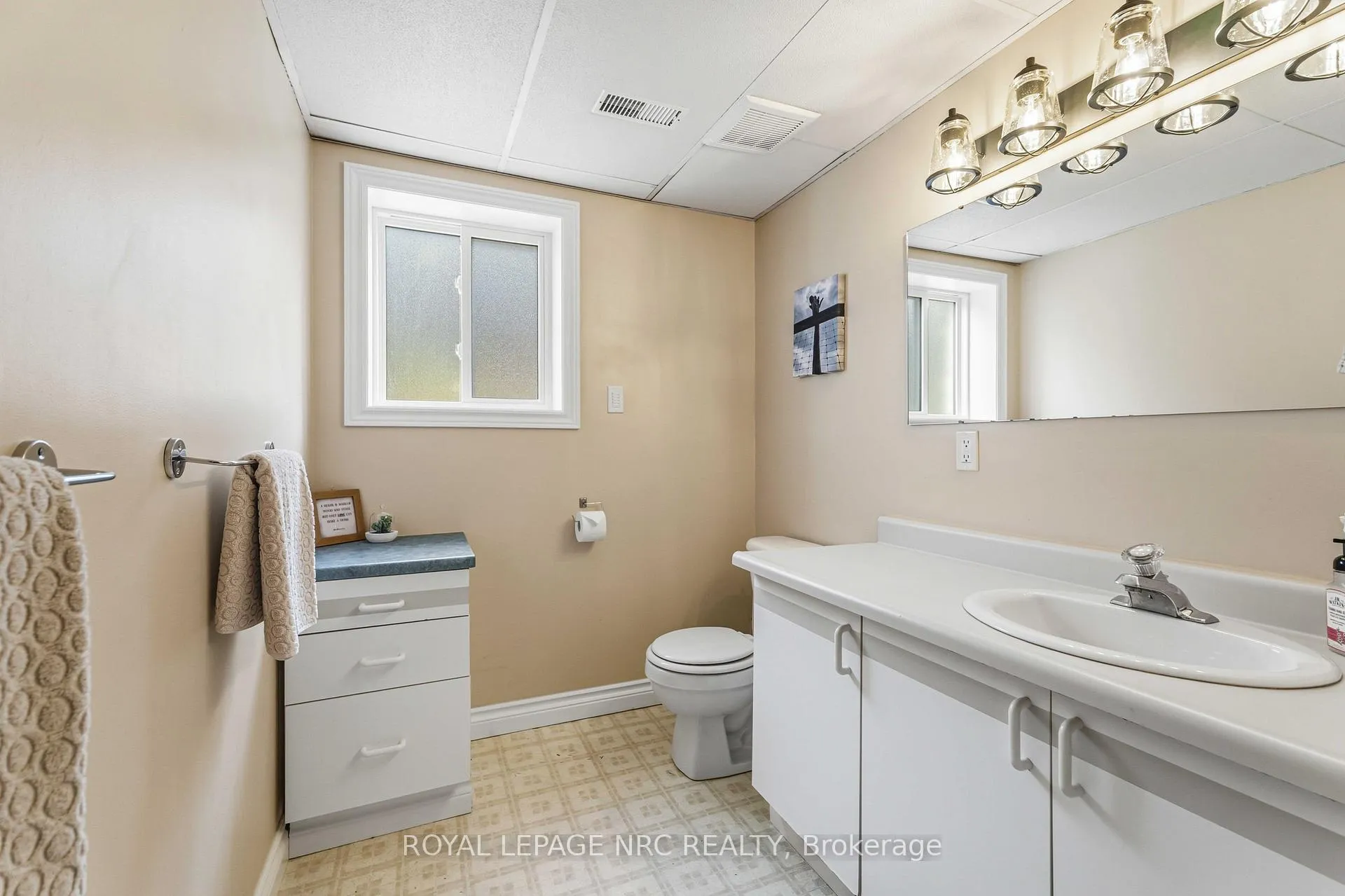 Photo 33 of 3821 19th Street, Grimsby, Grimsby Escarpment — HOMEH