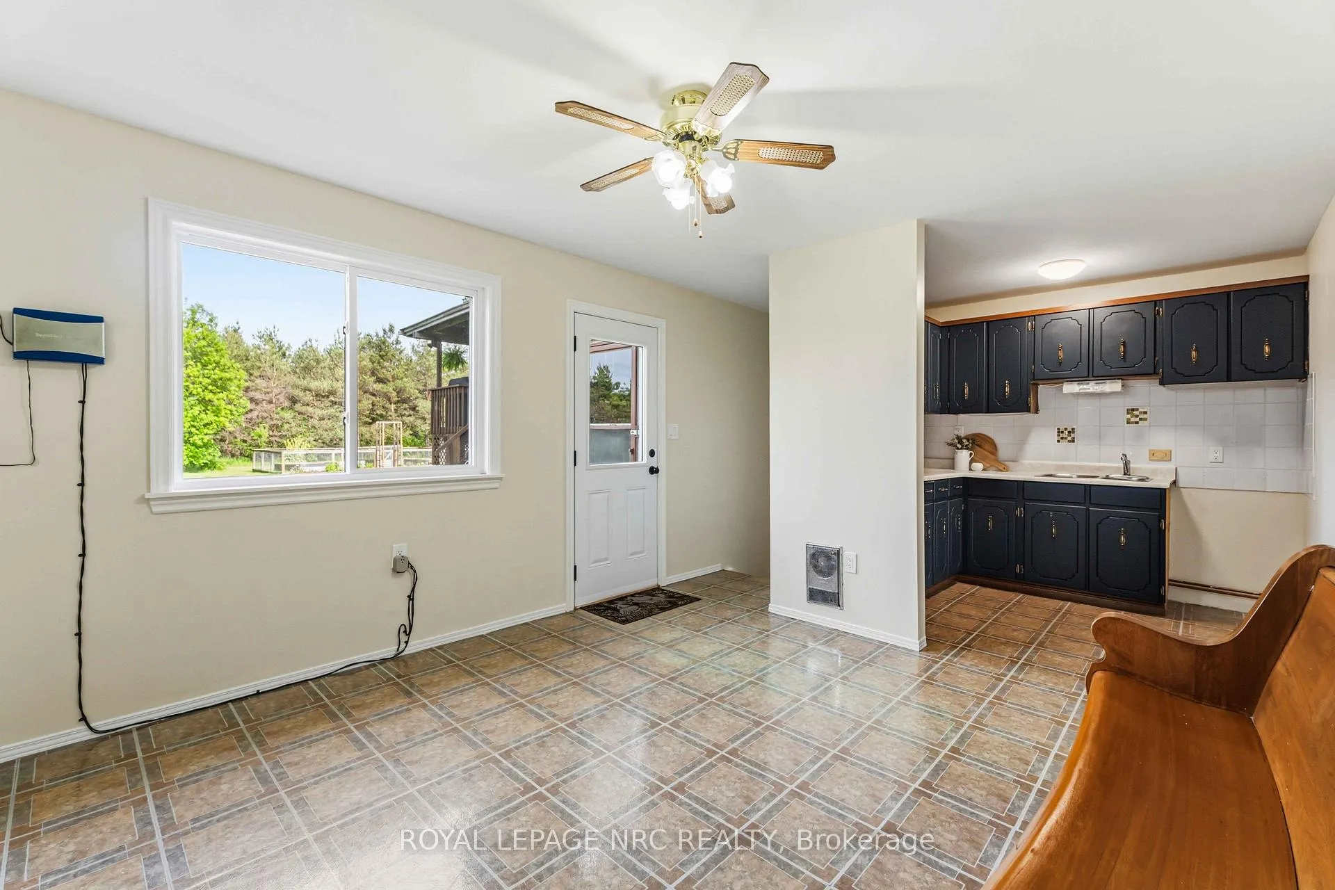 Photo 37 of 3821 19th Street, Grimsby, Grimsby Escarpment — HOMEH