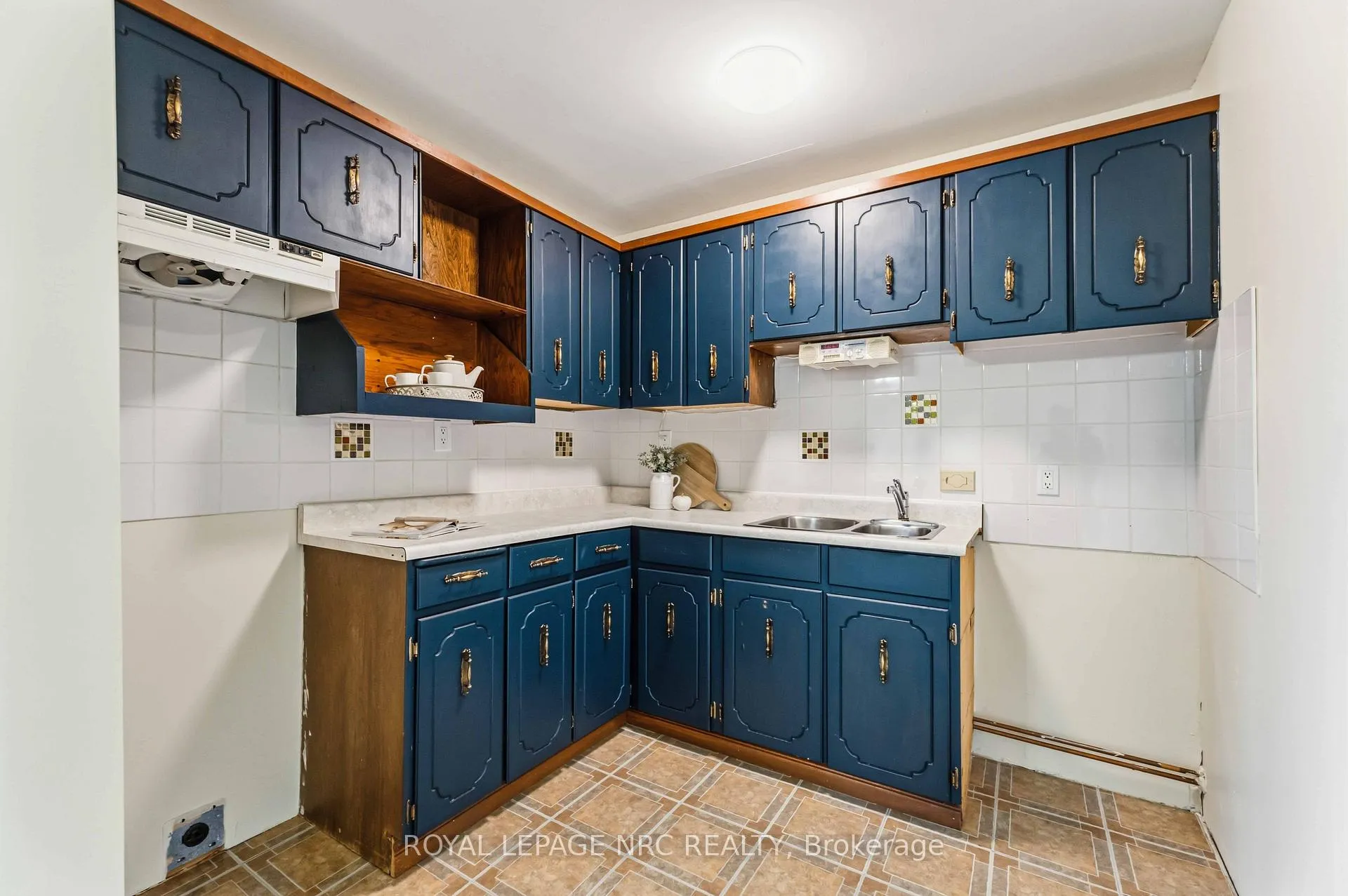 Photo 38 of 3821 19th Street, Grimsby, Grimsby Escarpment — HOMEH