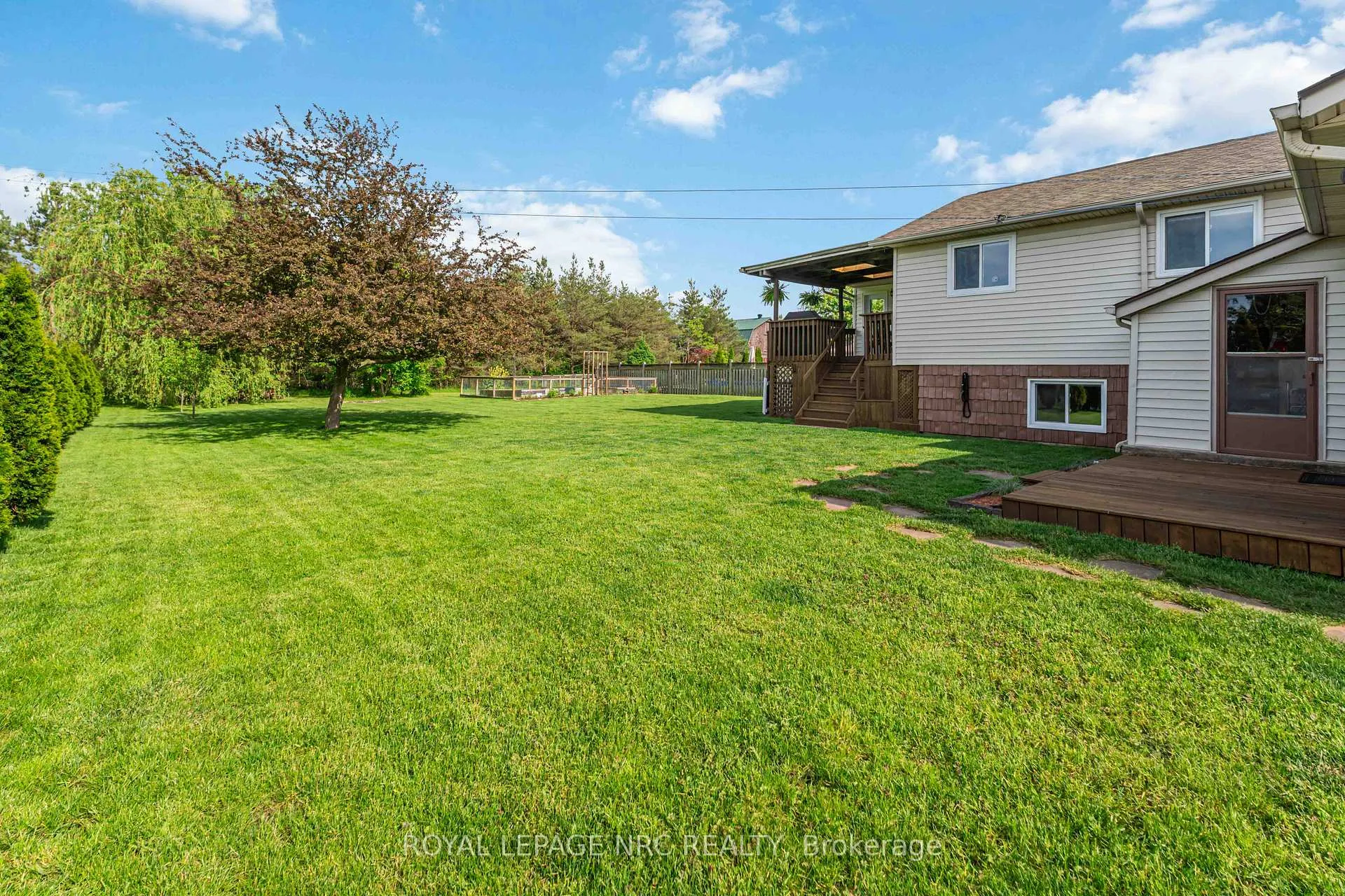 Photo 40 of 3821 19th Street, Grimsby, Grimsby Escarpment — HOMEH