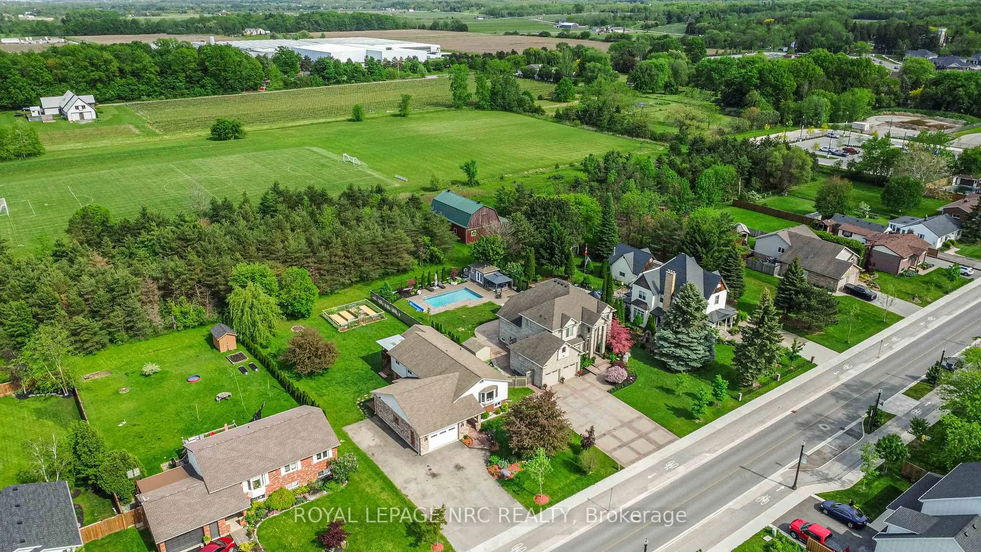 Photo 45 of 3821 19th Street, Grimsby, Grimsby Escarpment — HOMEH