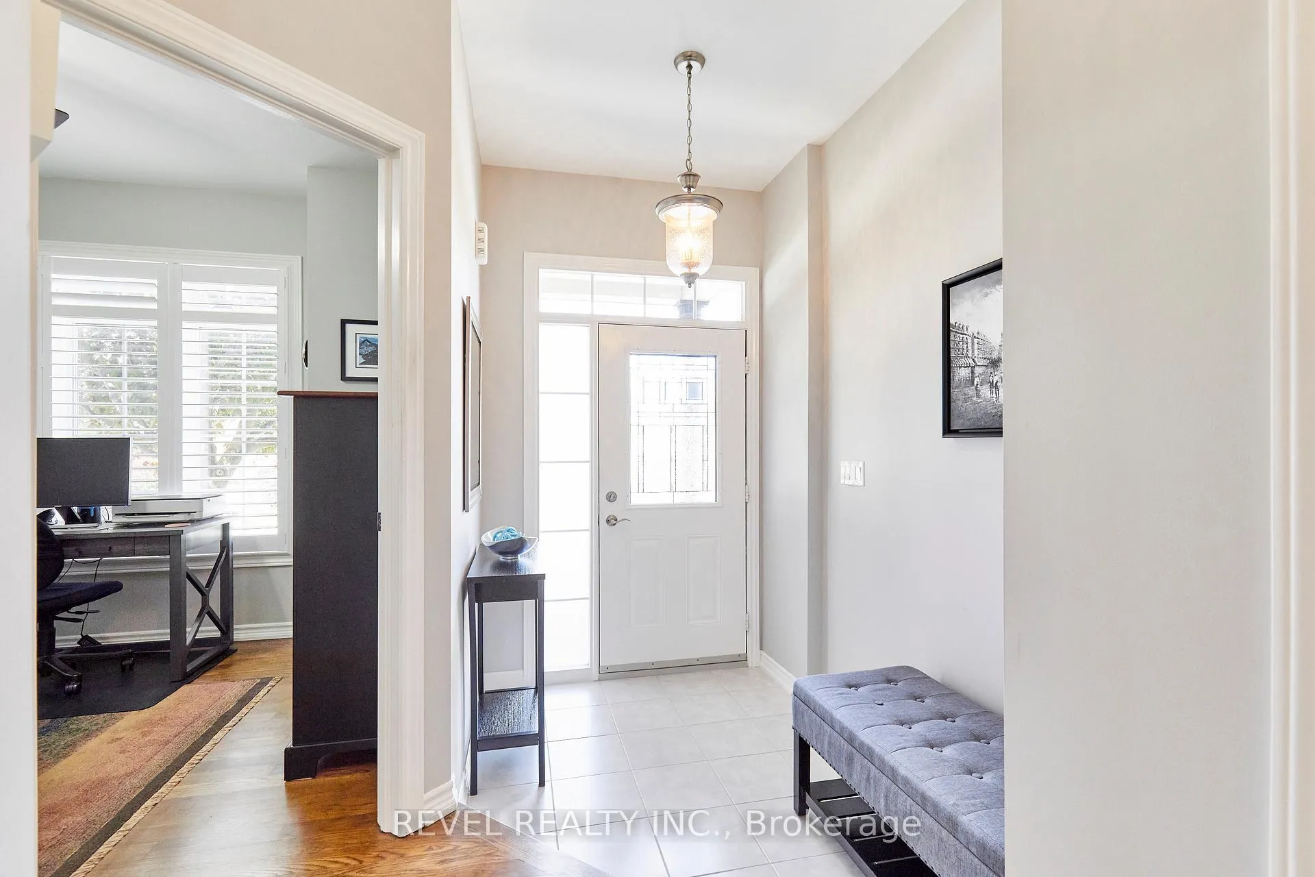 Photo 3 of 535 Kingsfield Loop, Oshawa, Samac — HOMEH