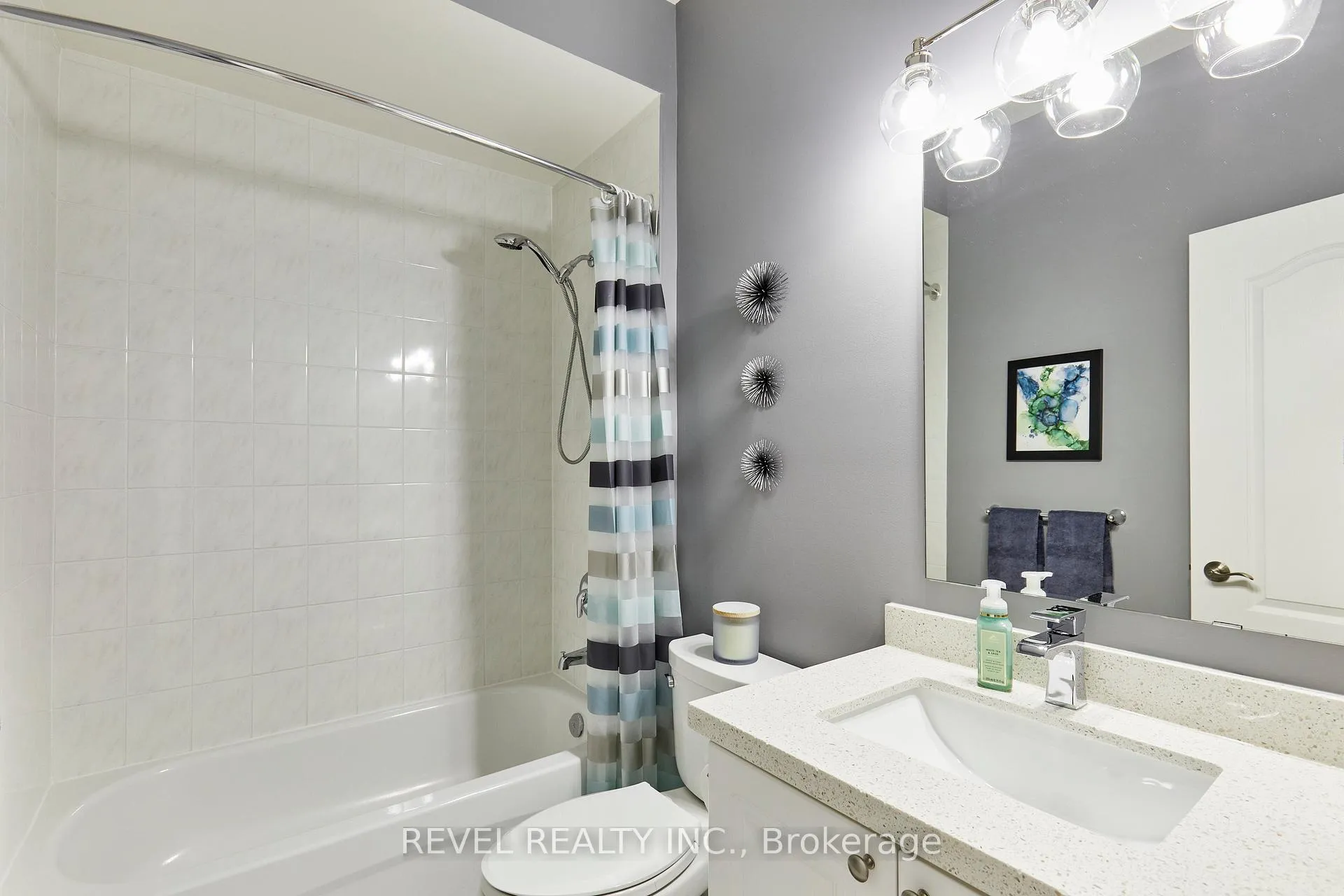 Photo 18 of 535 Kingsfield Loop, Oshawa, Samac — HOMEH