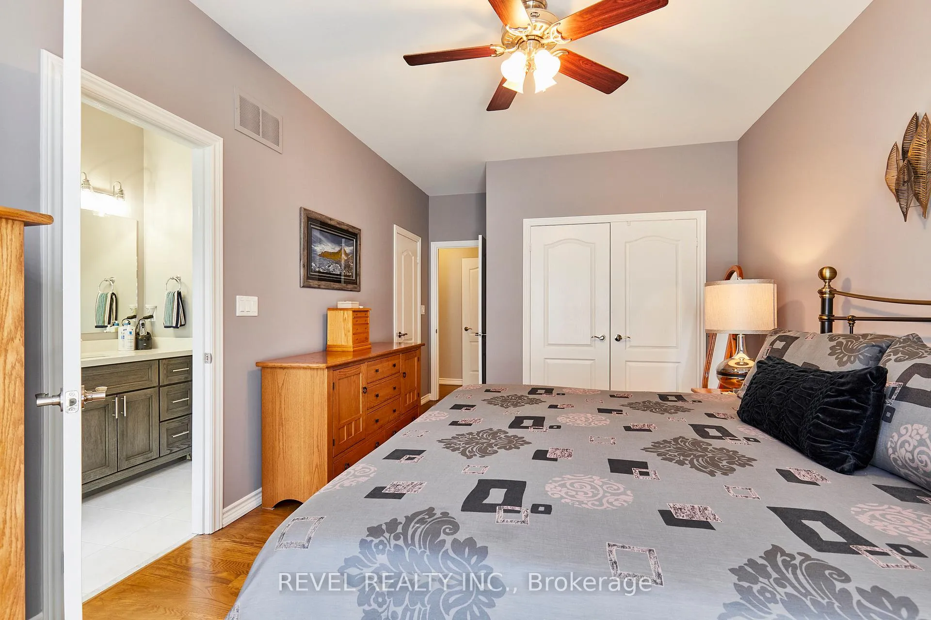 Photo 21 of 535 Kingsfield Loop, Oshawa, Samac — HOMEH