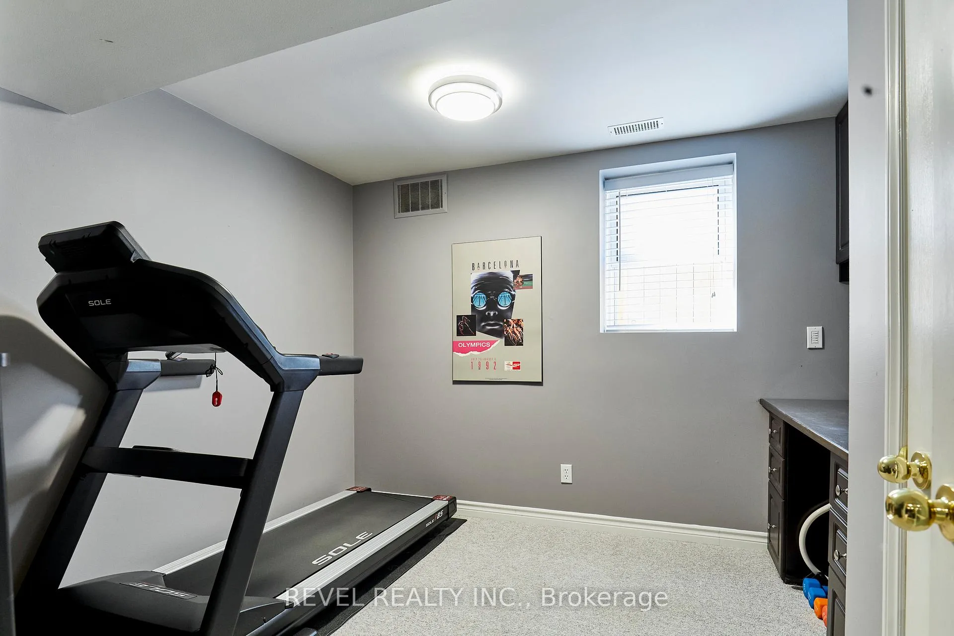 Photo 31 of 535 Kingsfield Loop, Oshawa, Samac — HOMEH