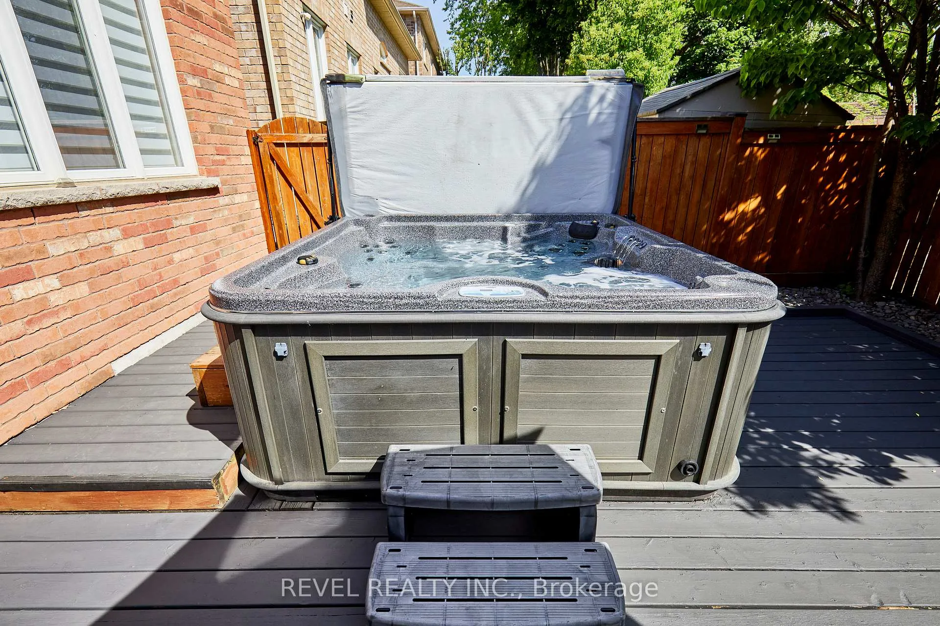 Photo 41 of 535 Kingsfield Loop, Oshawa, Samac — HOMEH