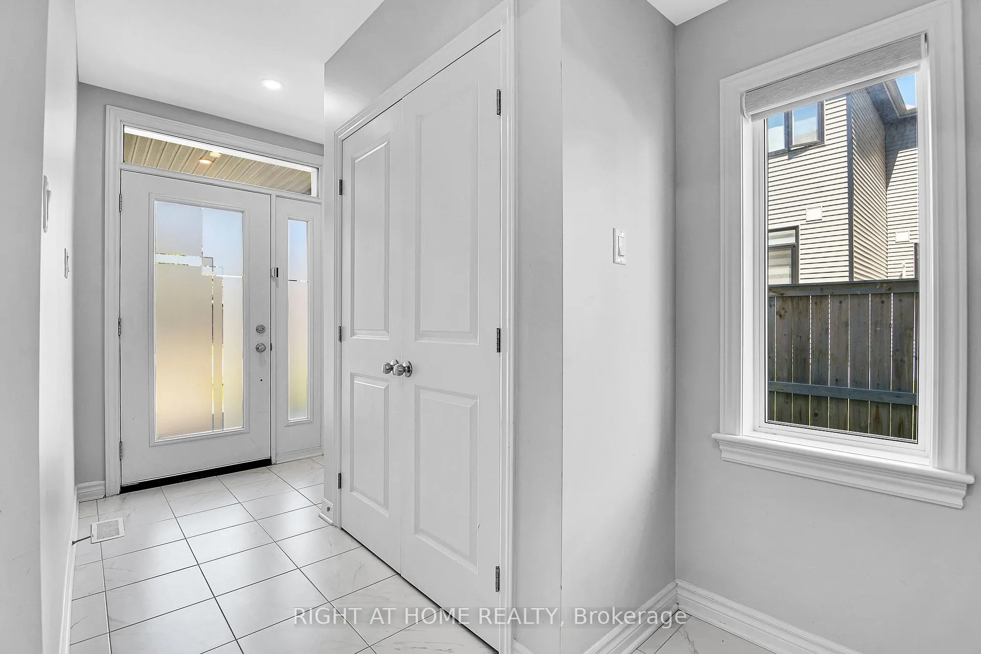 Photo 4 of 45 Mandevilla Crescent, Ottawa, Blossom Park/Kemp Park/Findlay Creek — HOMEH