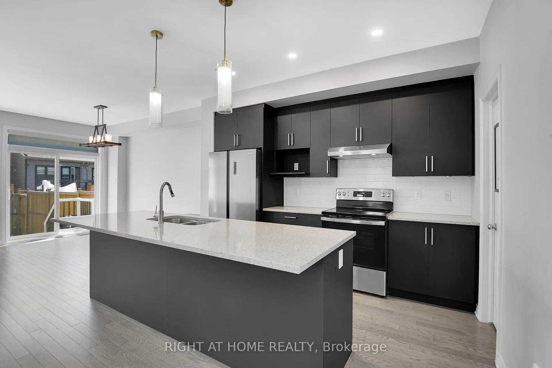 Photo 13 of 45 Mandevilla Crescent, Ottawa, Blossom Park/Kemp Park/Findlay Creek — HOMEH
