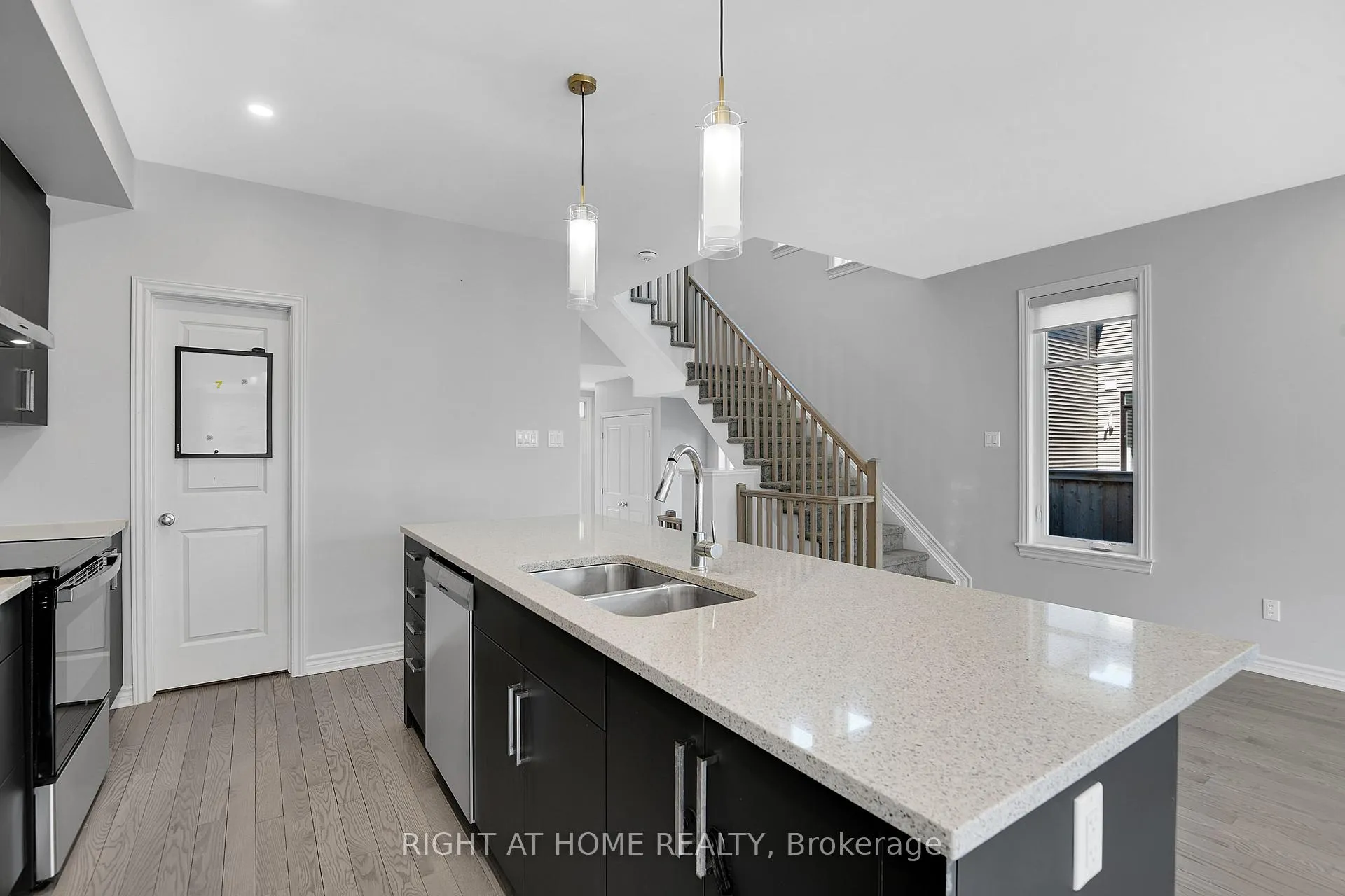Photo 14 of 45 Mandevilla Crescent, Ottawa, Blossom Park/Kemp Park/Findlay Creek — HOMEH