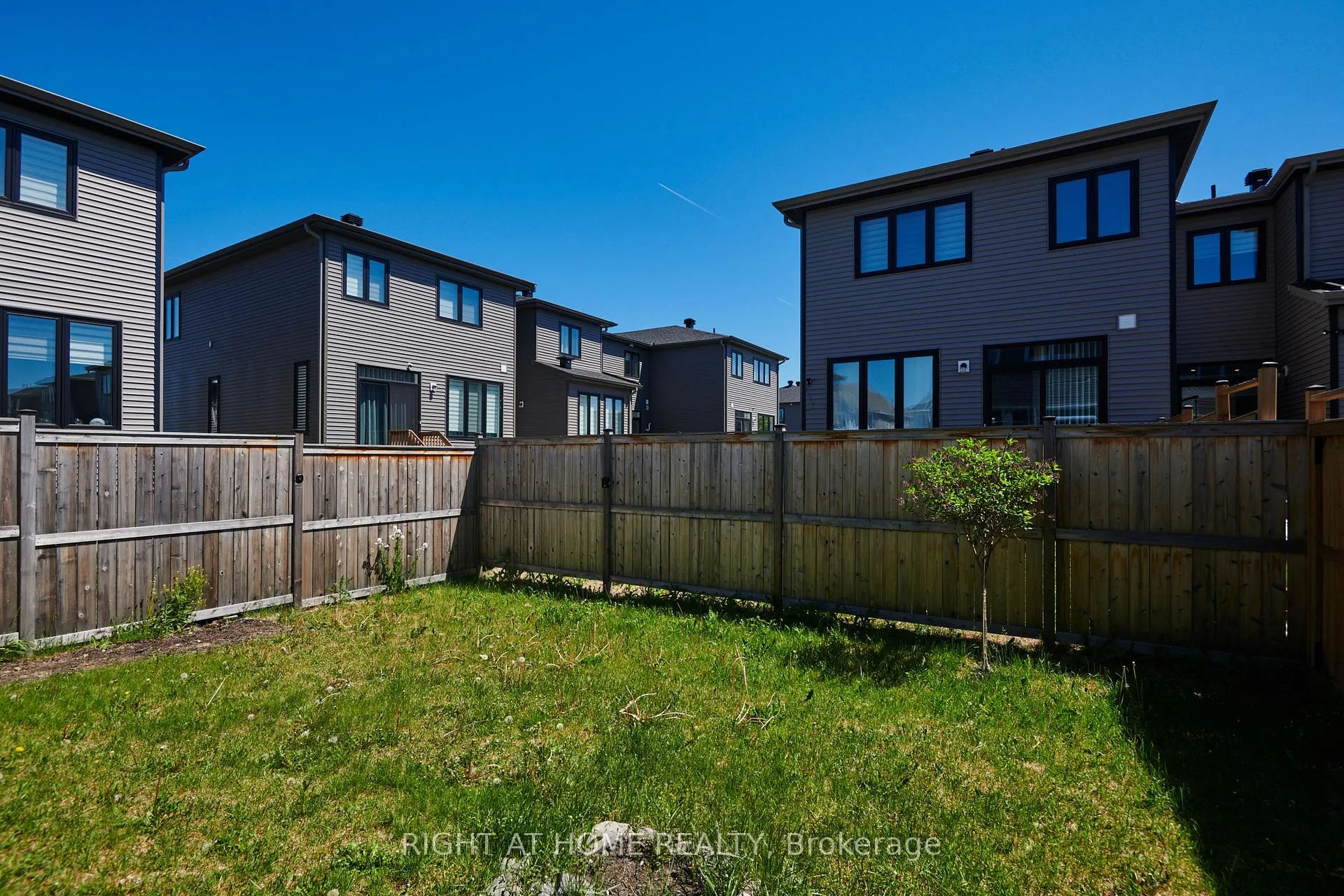 Photo 32 of 45 Mandevilla Crescent, Ottawa, Blossom Park/Kemp Park/Findlay Creek — HOMEH